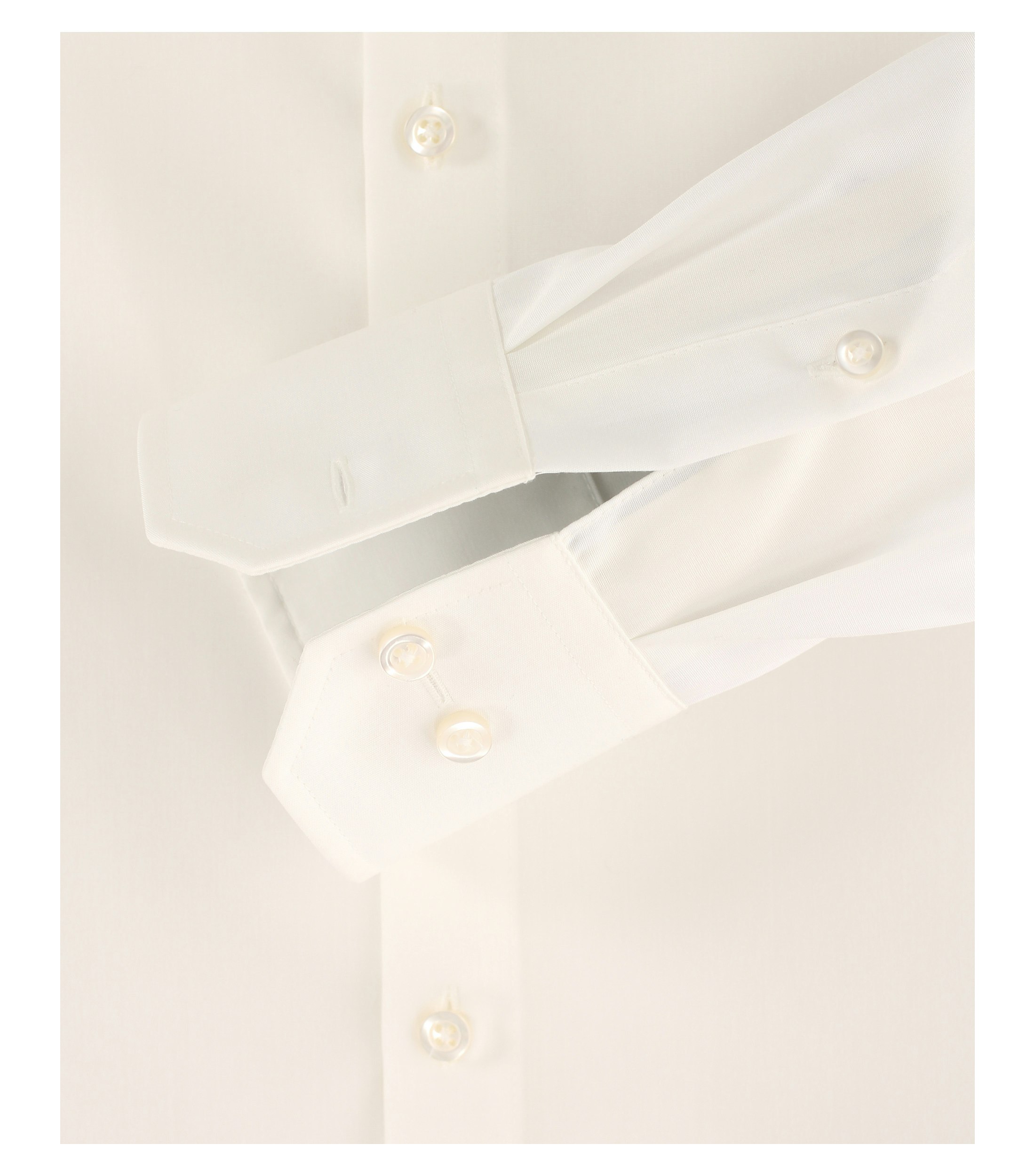 Ein Businesshemd im uni Muster in der Farbe Weißbeige