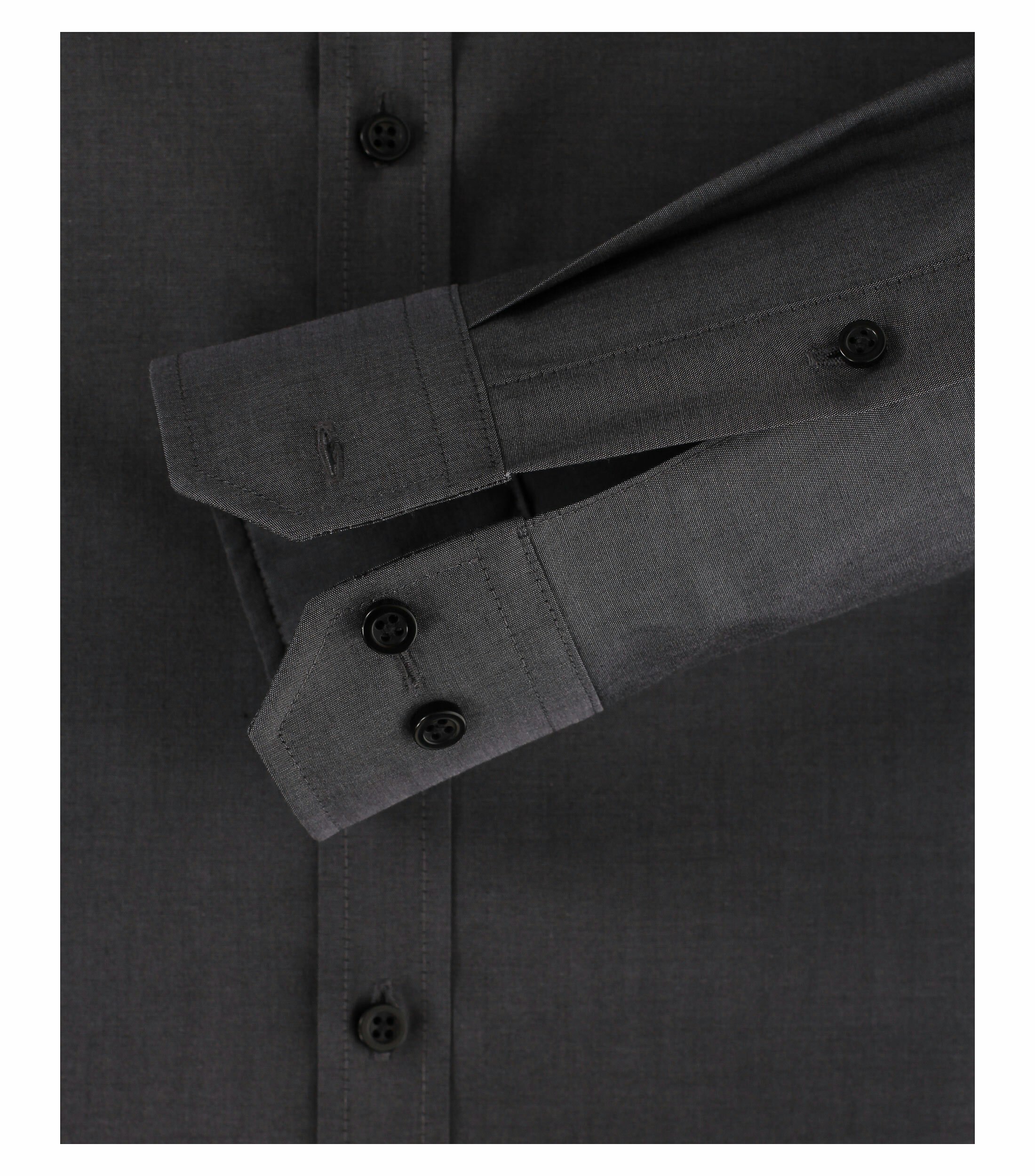 Ein Businesshemd im uni Muster in der Farbe Dunkelgrau