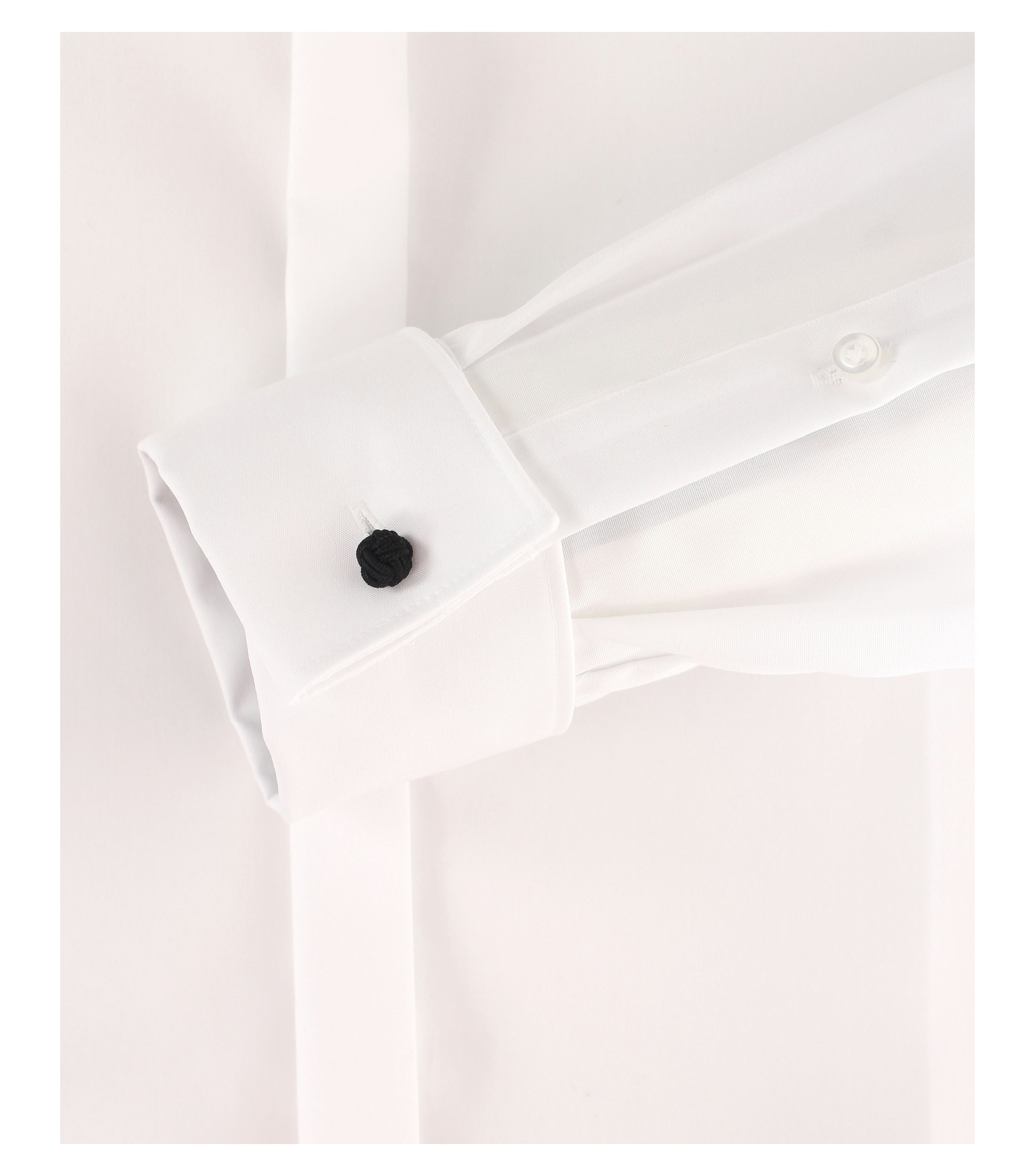 Ein Businesshemd im uni Muster in der Farbe Weiß