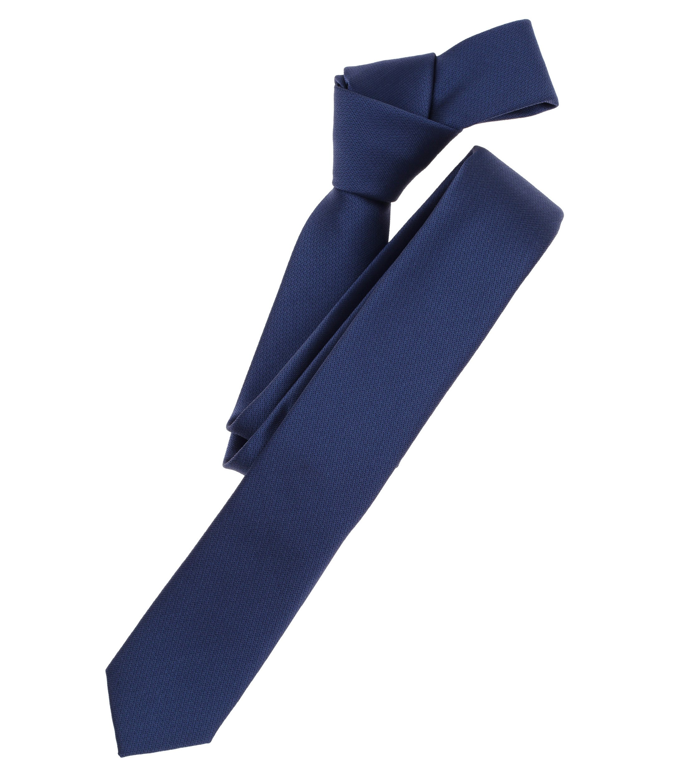 Ein Krawatte im uni Muster in der Farbe sattes Dunkelblau