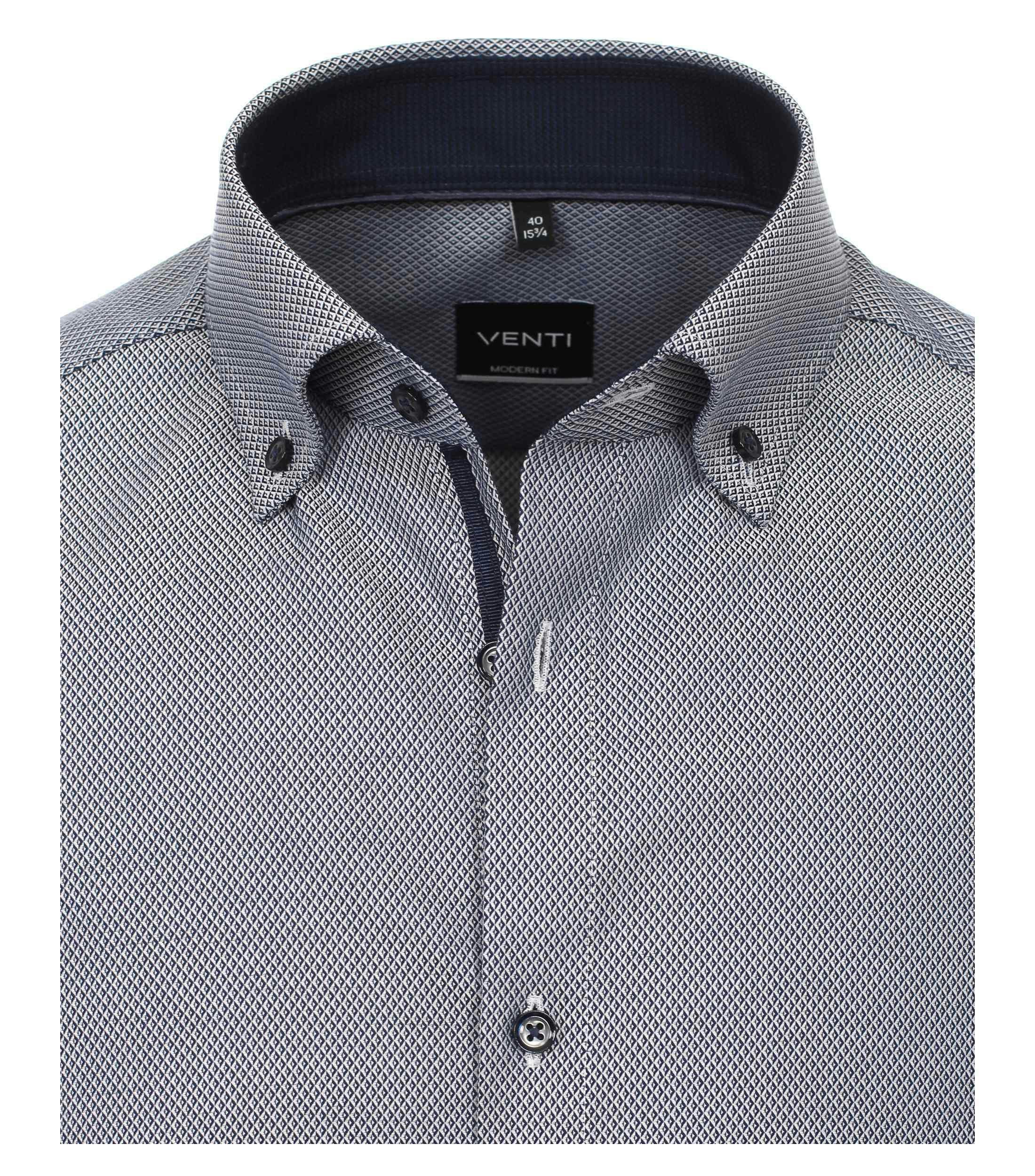 Ein Businesshemd im uni Muster in der Farbe Dunkelblau