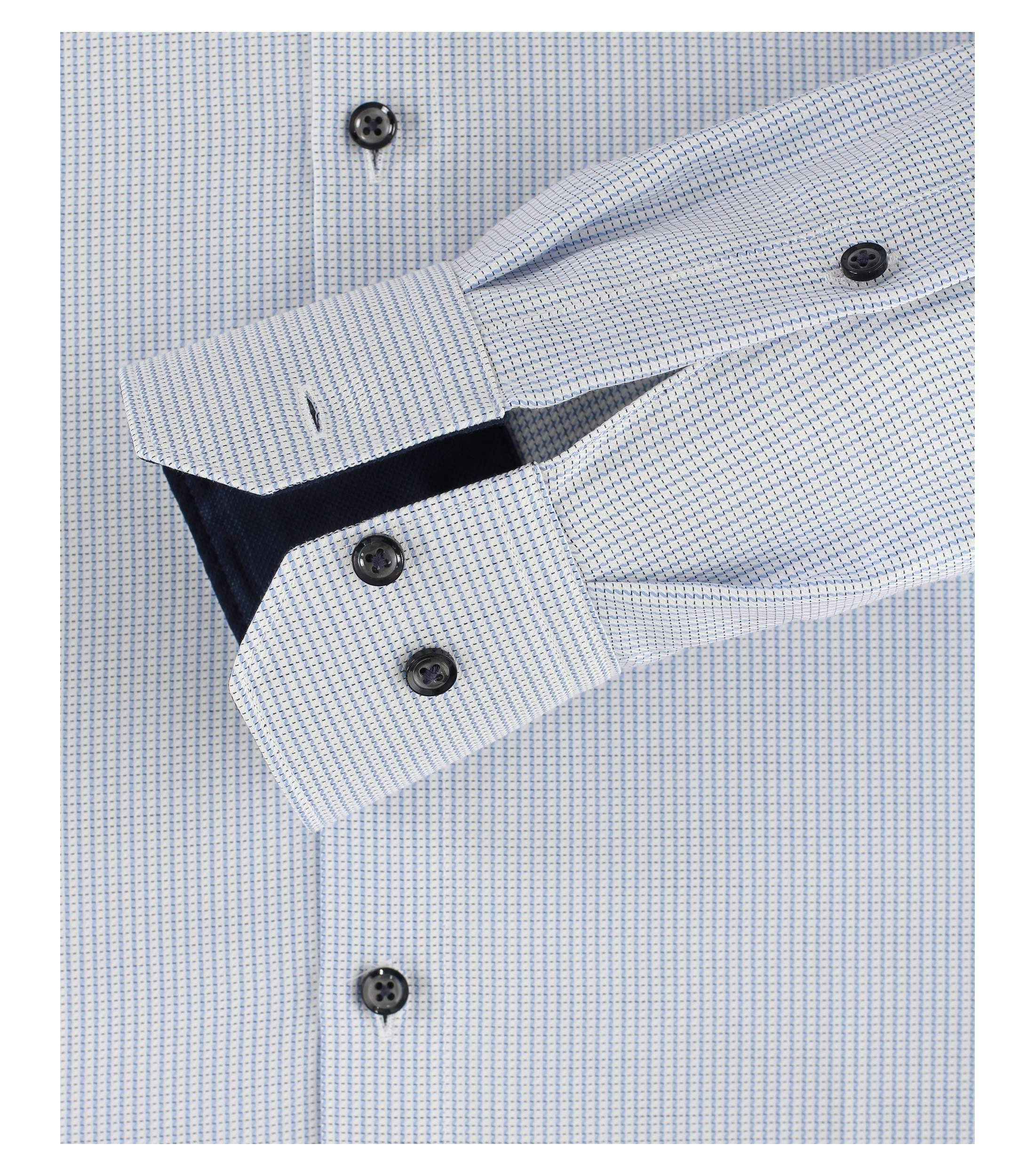 Ein Businesshemd im uni Muster in der Farbe Hellblau