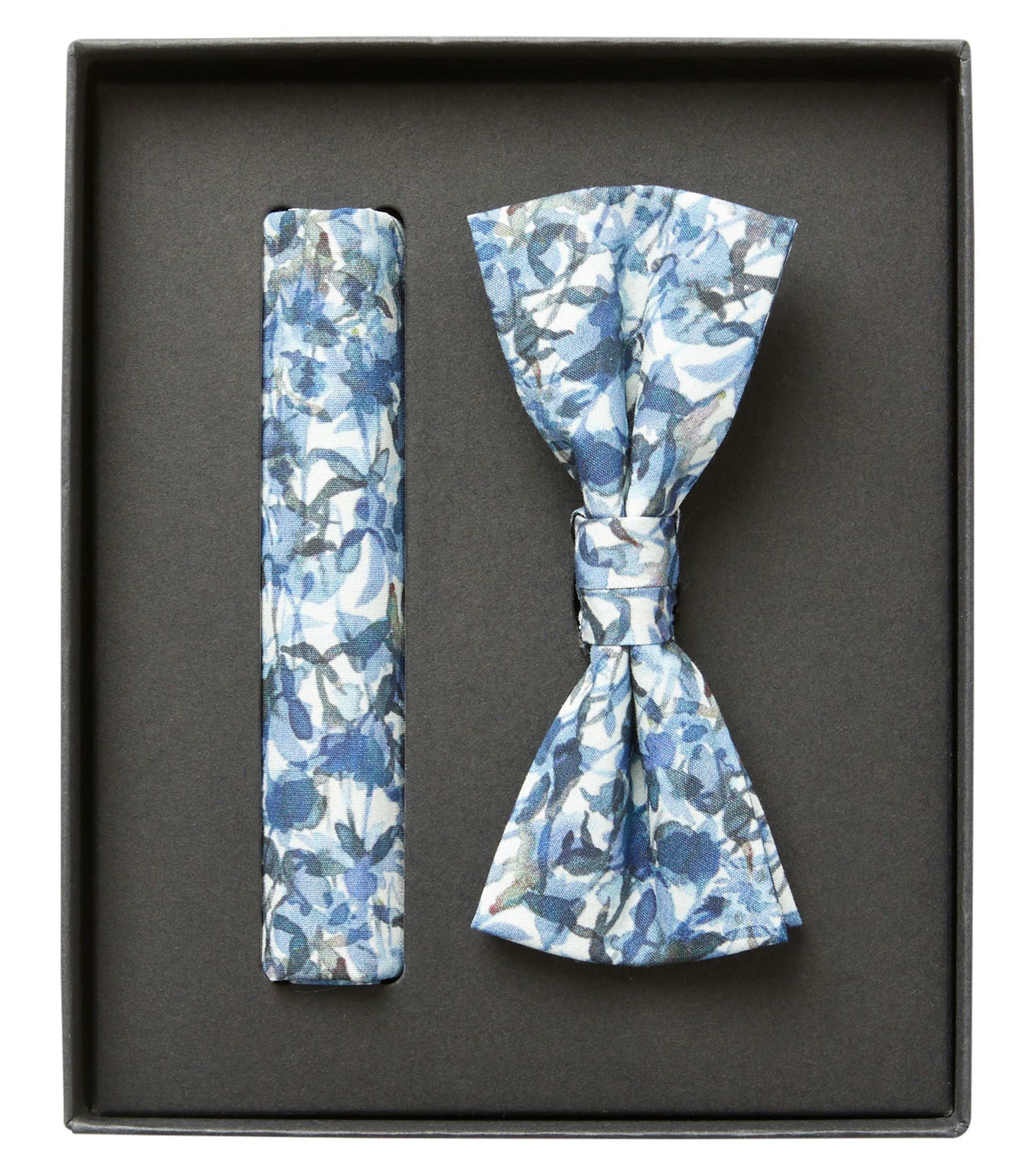 Accessoires im gemusterten Design in der Farbe Hellblau
