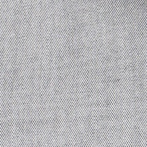 Das Model trägt ein Businesshemd im uni Muster in der Farbe Hellgrau