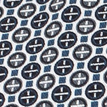 Das Model trägt ein Businesshemd im Print Muster in der Farbe Dunkelblau