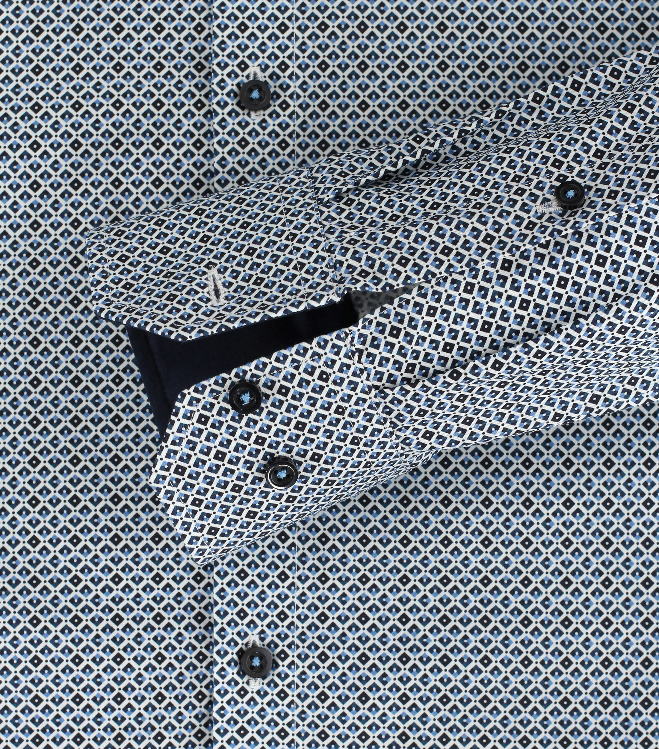 Ein Businesshemd im Print Muster in der Farbe Mittelblau
