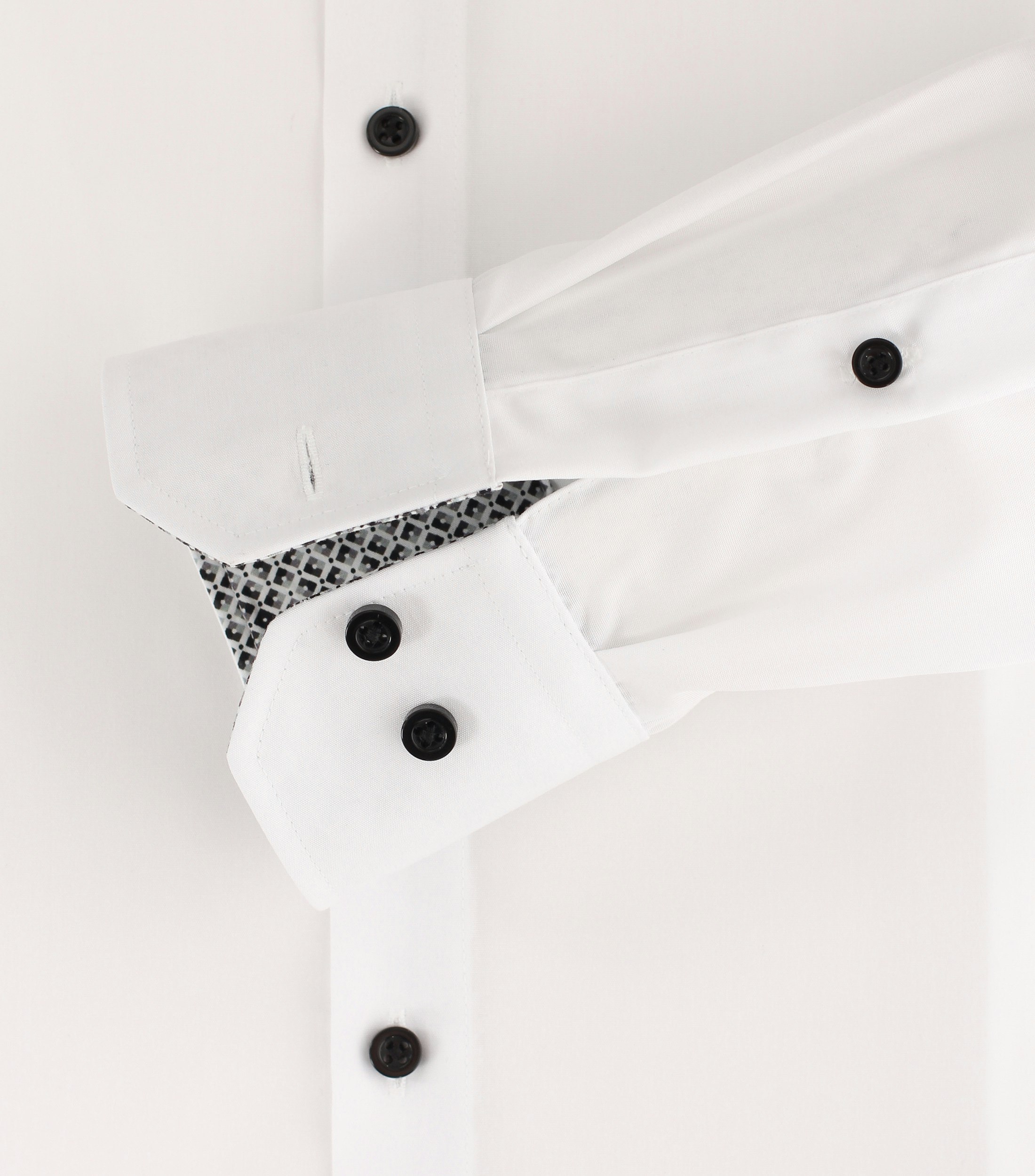 Ein Businesshemd im uni Muster in der Farbe Champagner