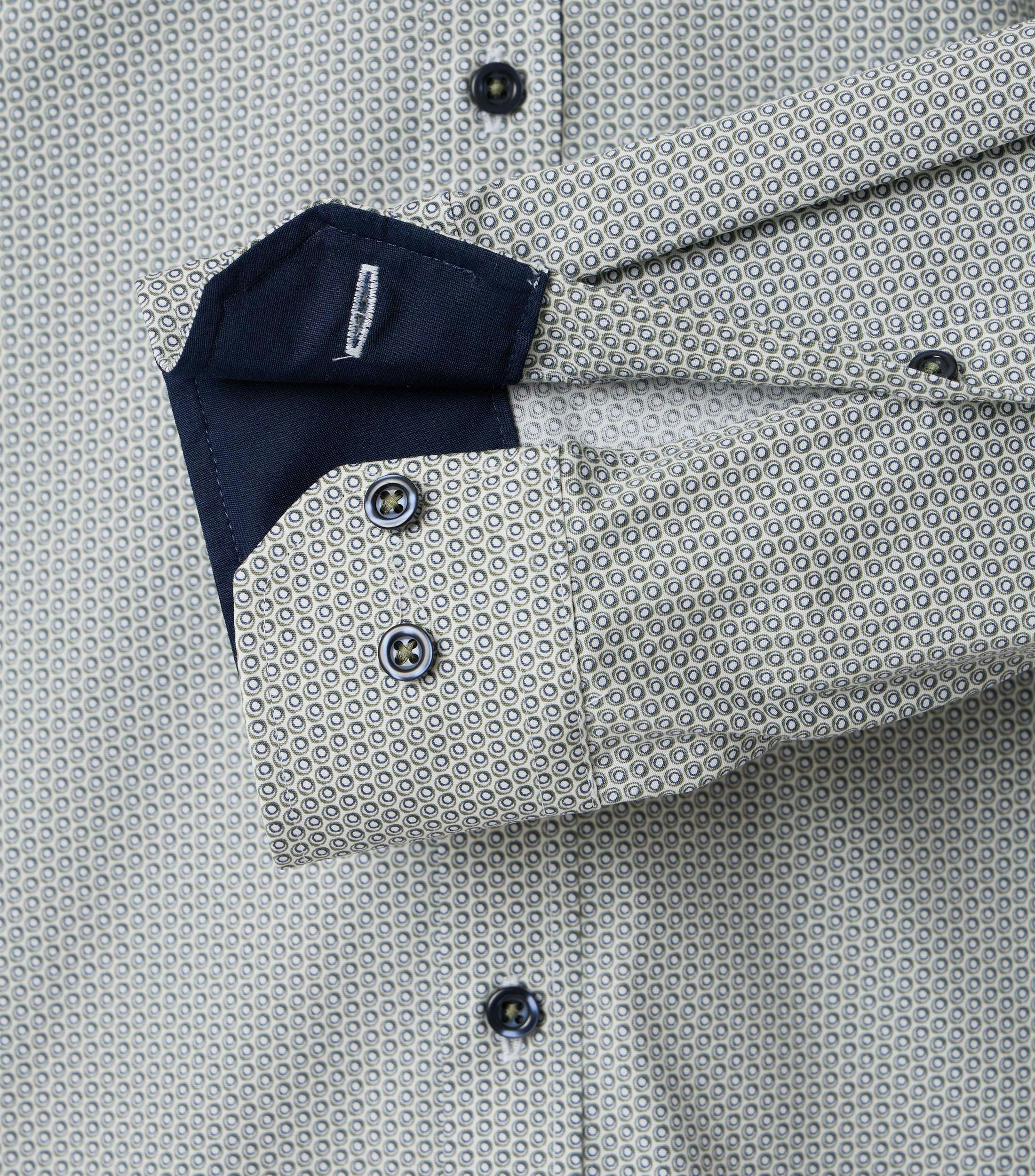 Ein Businesshemd im Print Muster in der Farbe Hellgrau