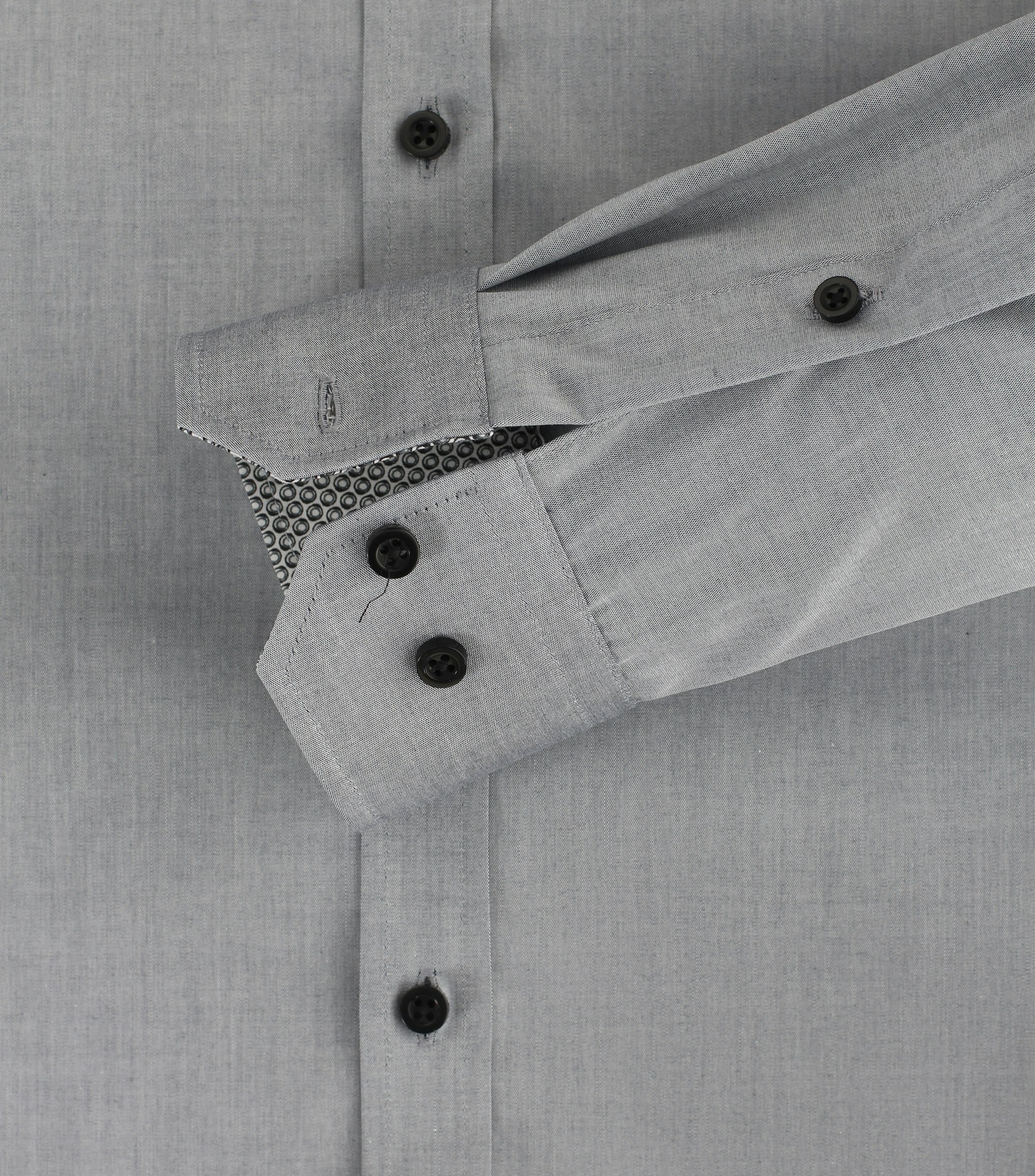 Ein Businesshemd im uni Muster in der Farbe Hellgrau