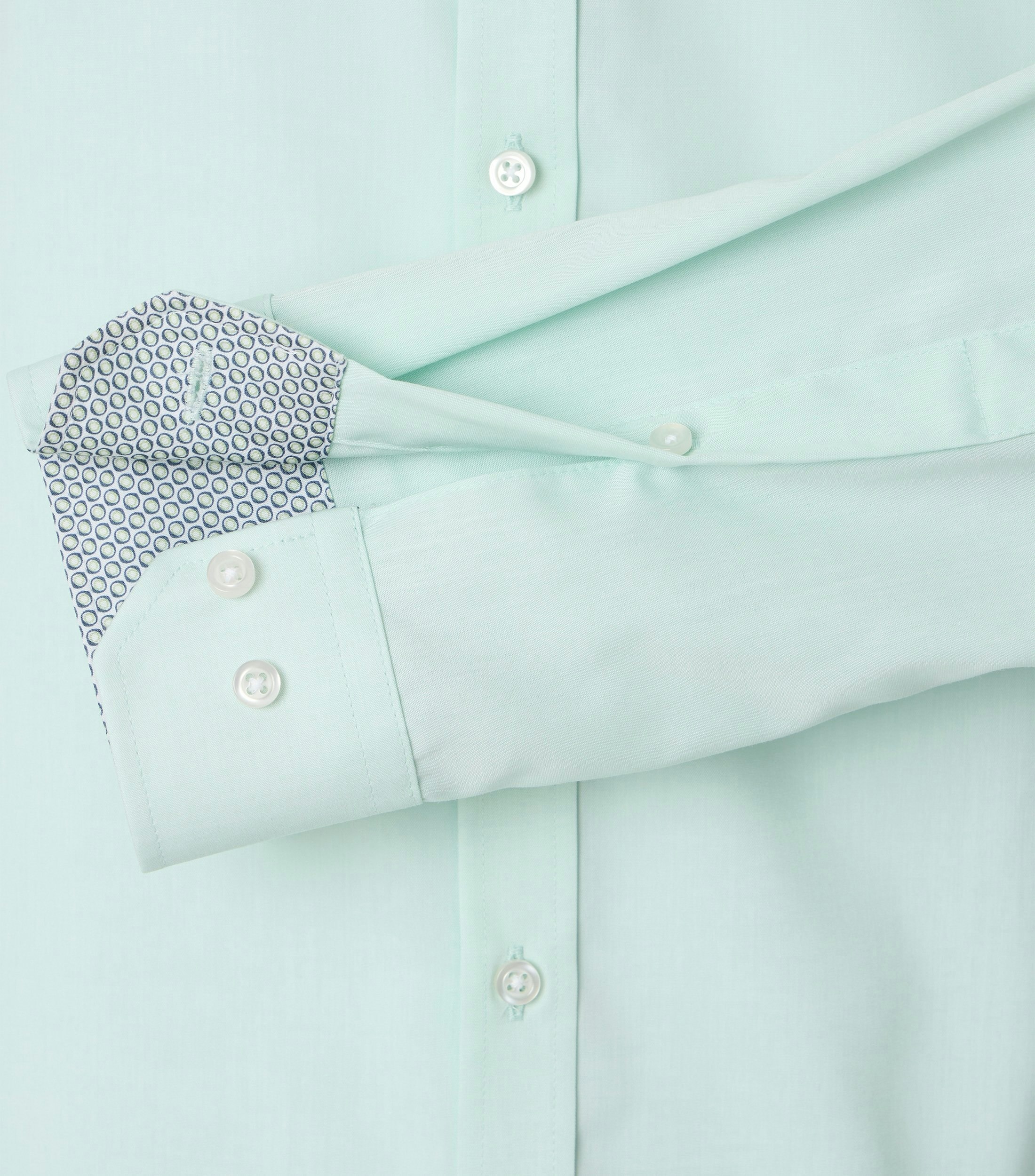 Ein Businesshemd im uni Muster in der Farbe Mint