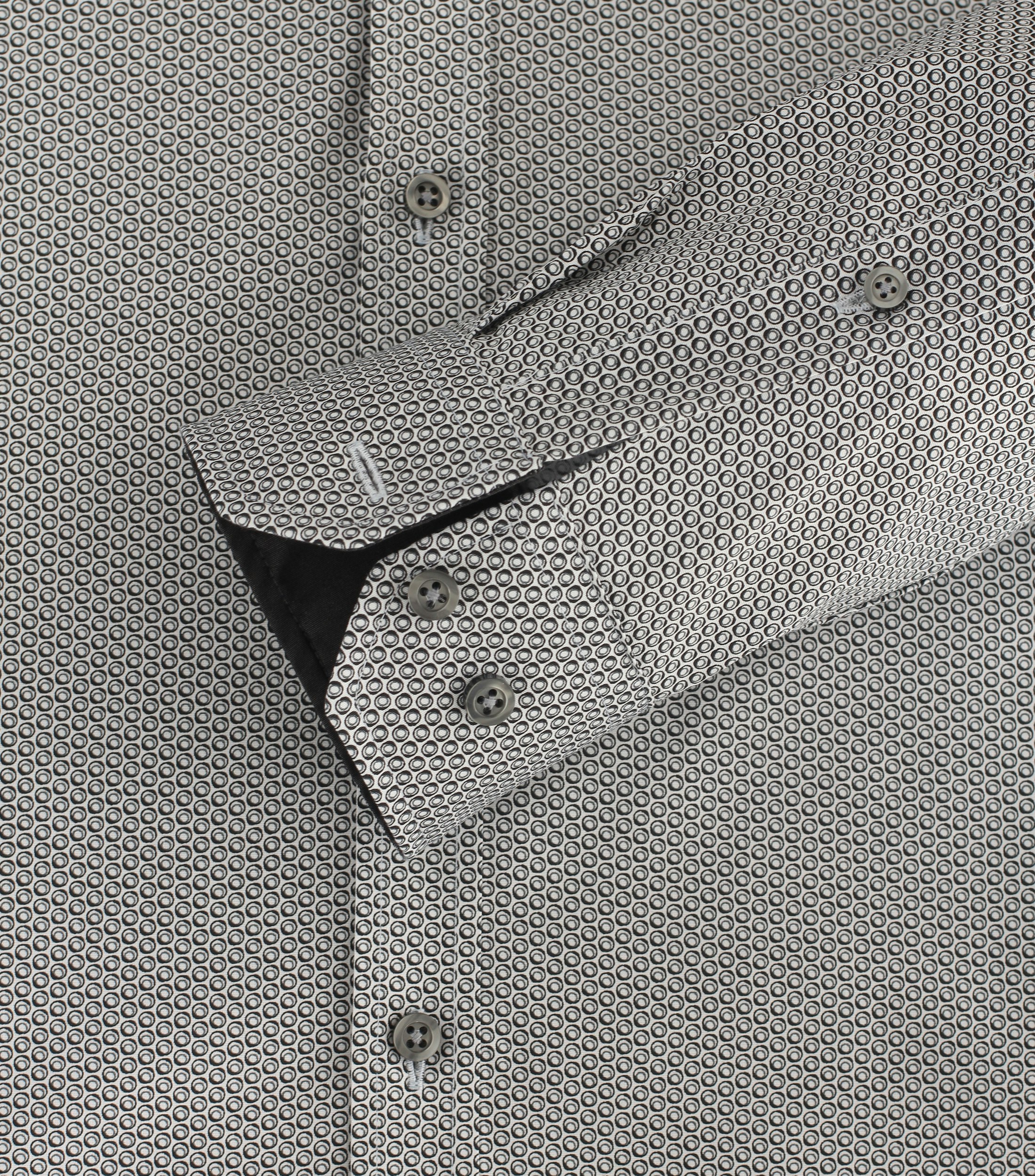 Ein Businesshemd im Print Muster in der Farbe Schwarz