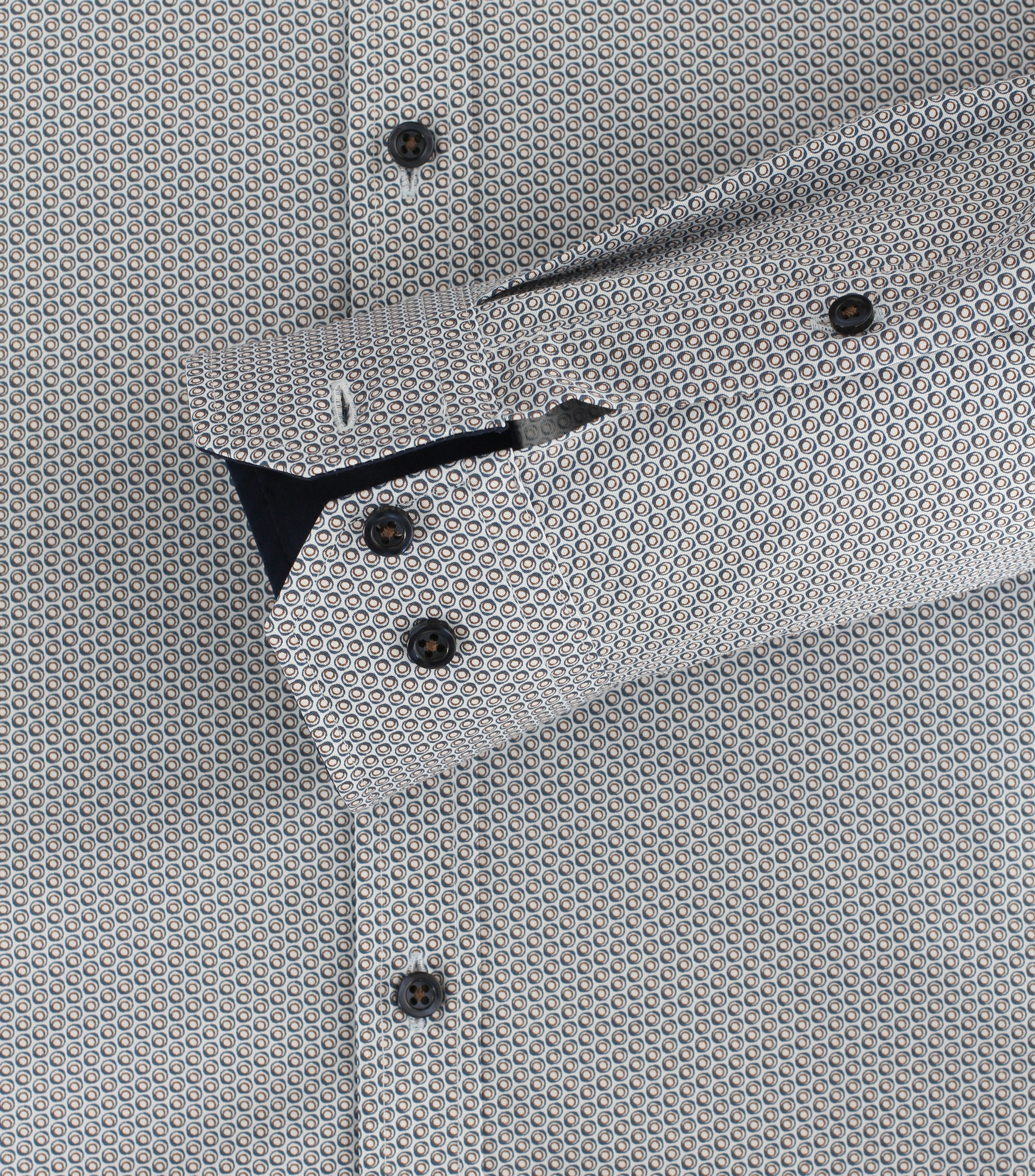 Ein Businesshemd im uni Muster in der Farbe Braun