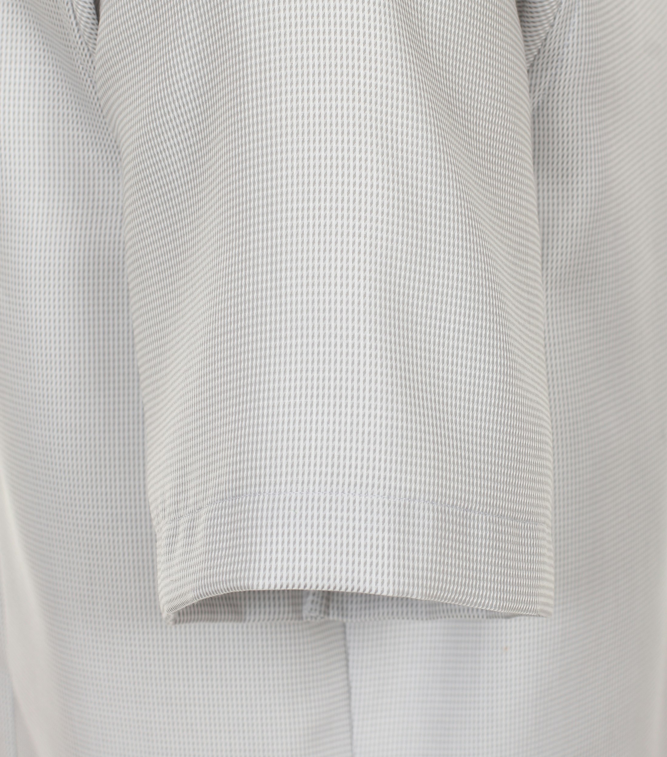 Ein Businesshemd im uni Muster in der Farbe Hellgrau