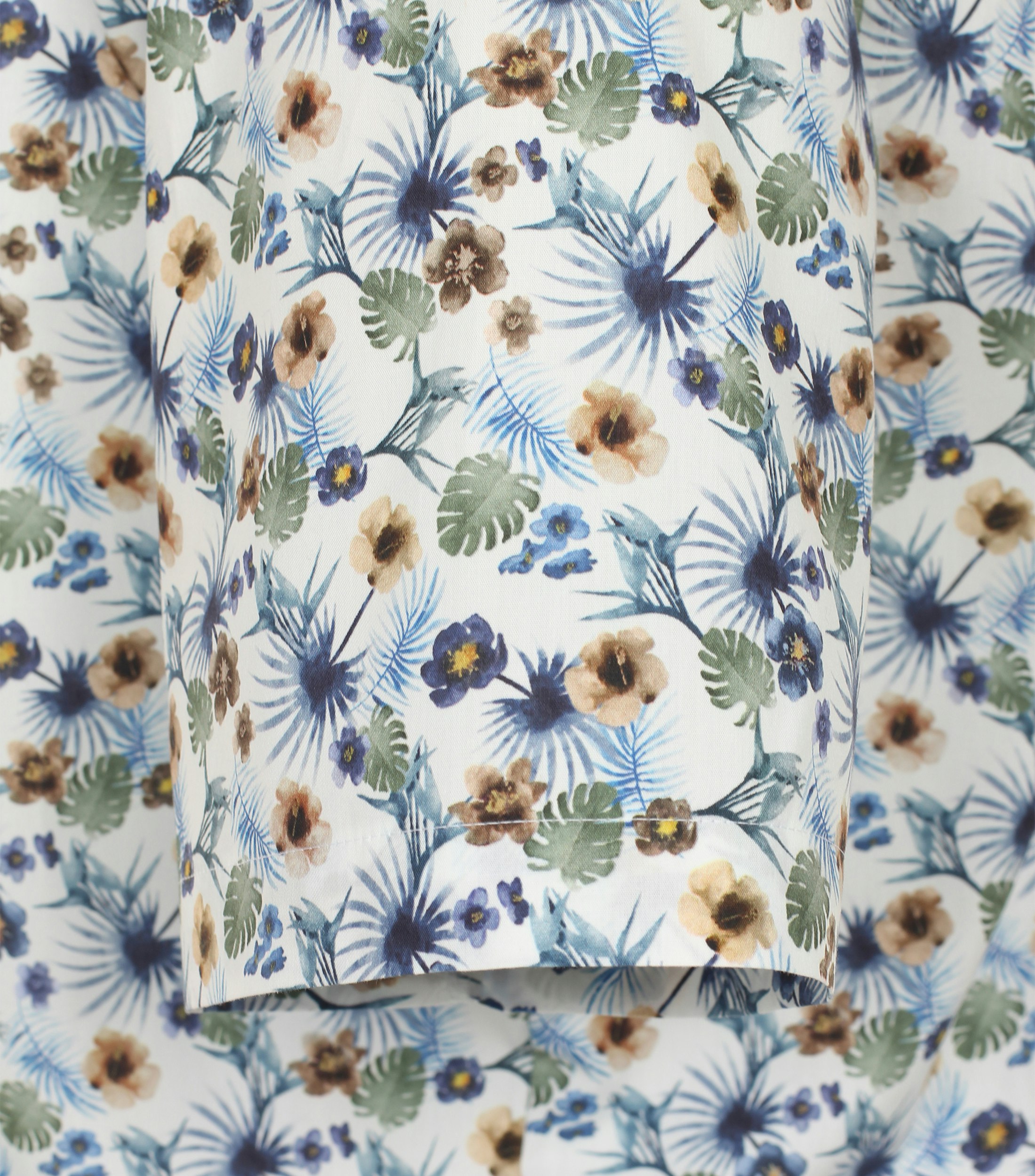 Ein Businesshemd im Print Muster in der Farbe dunkles Mittelblau