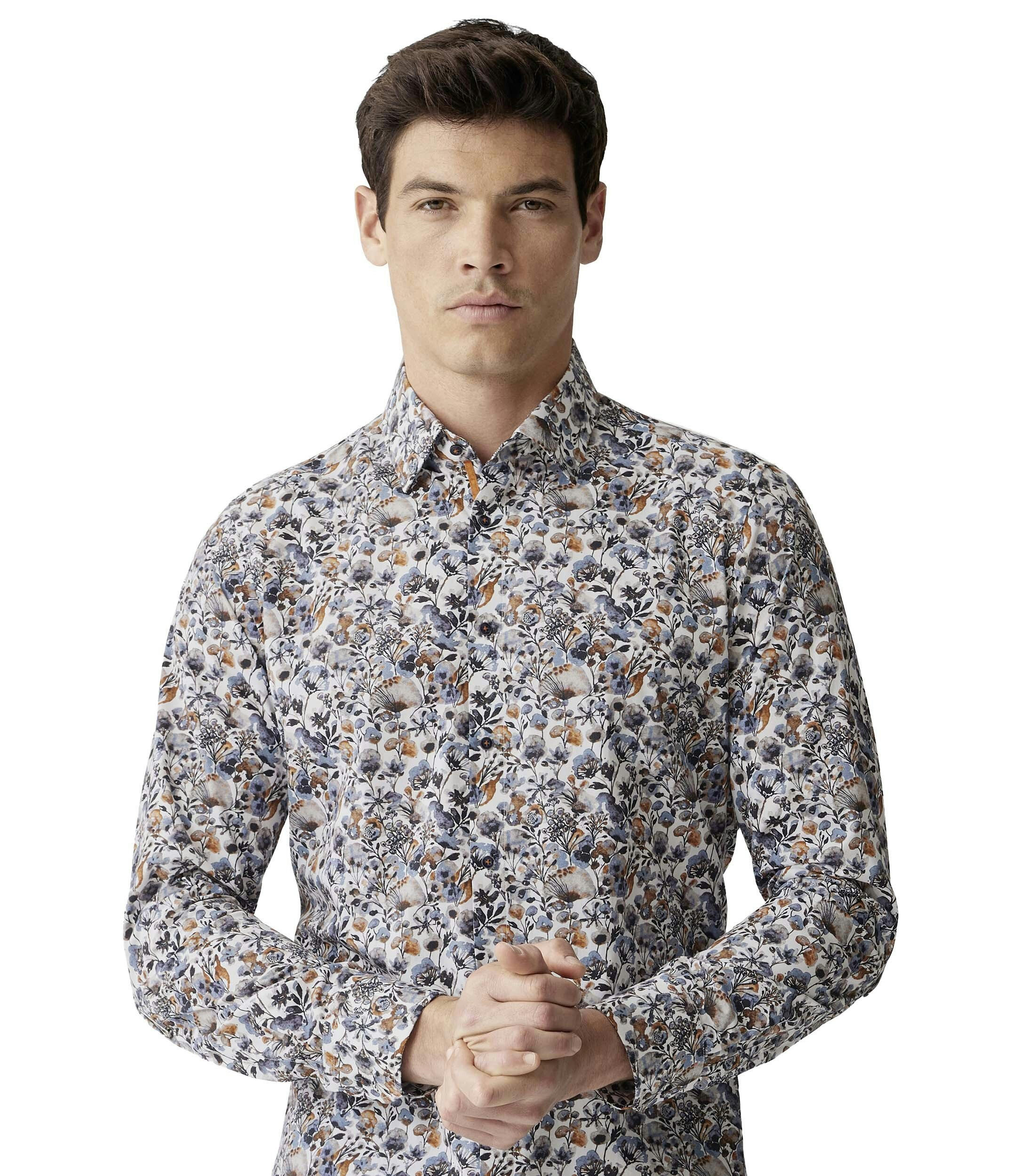 Ein Businesshemd im Print Muster in der Farbe Orange