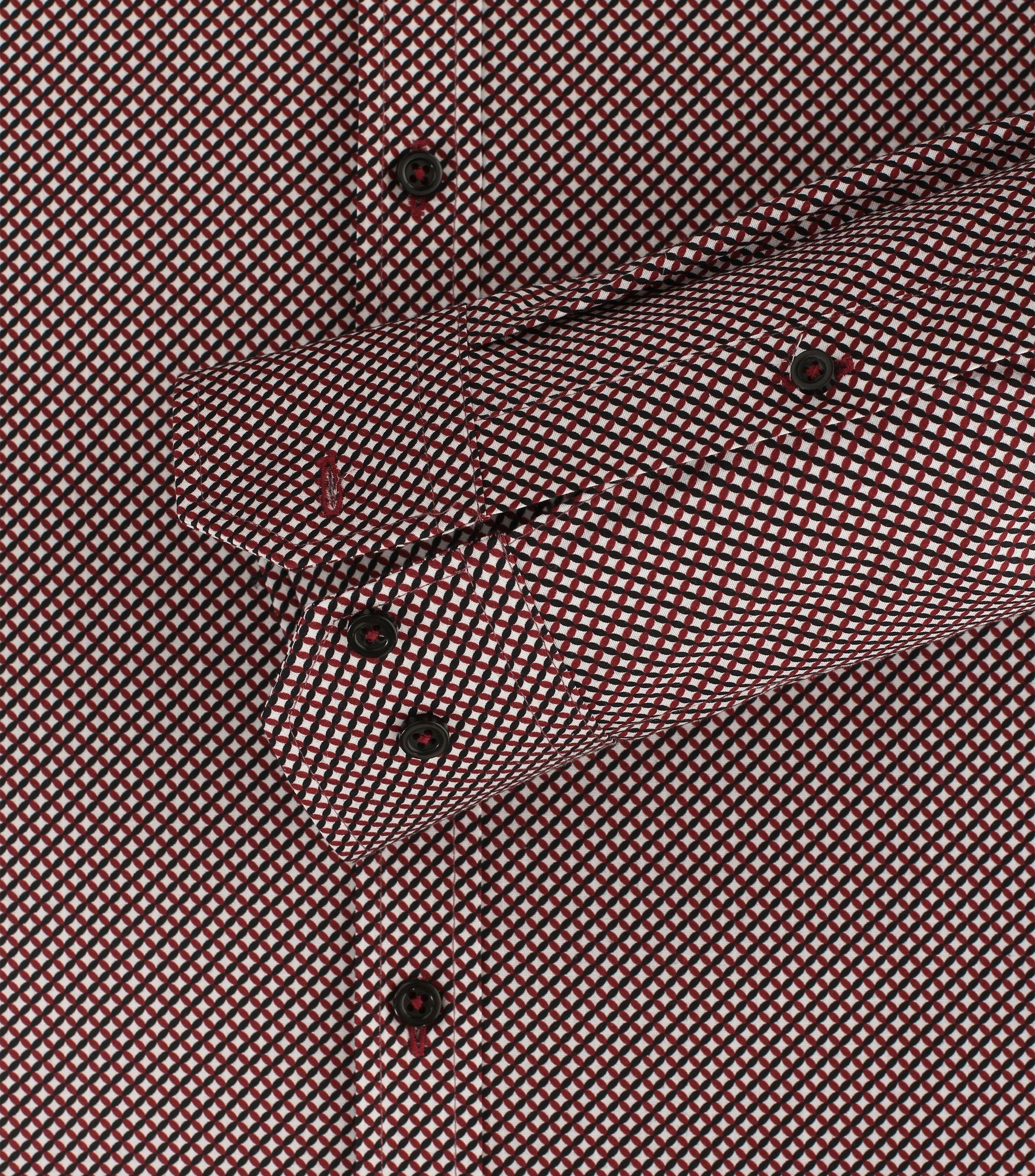 Ein Businesshemd im Print Muster in der Farbe Dunkelrot