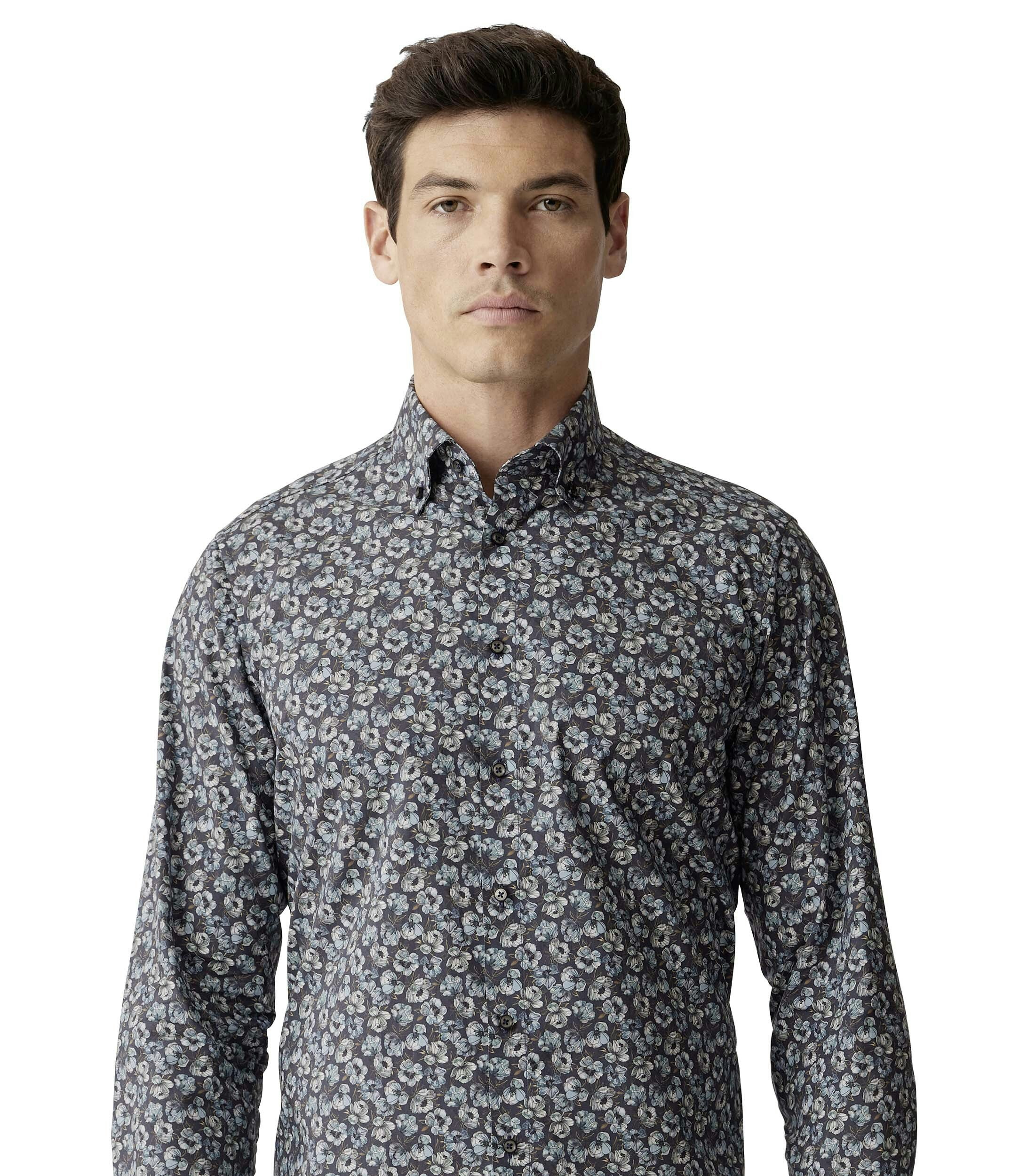 Ein Businesshemd im Print Muster in der Farbe Dunkelblau