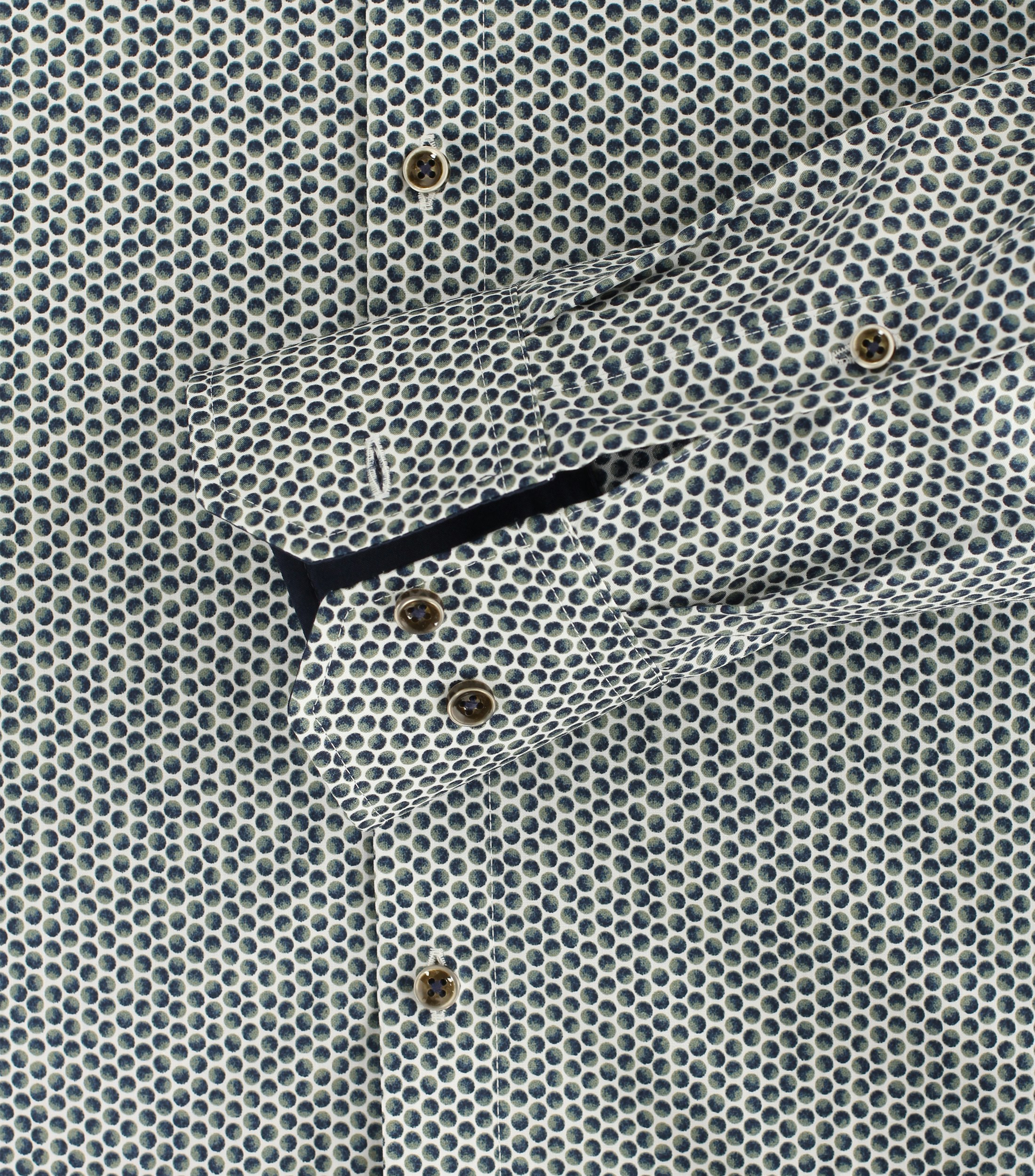 Ein Businesshemd im Print Muster in der Farbe Dunkelgrün