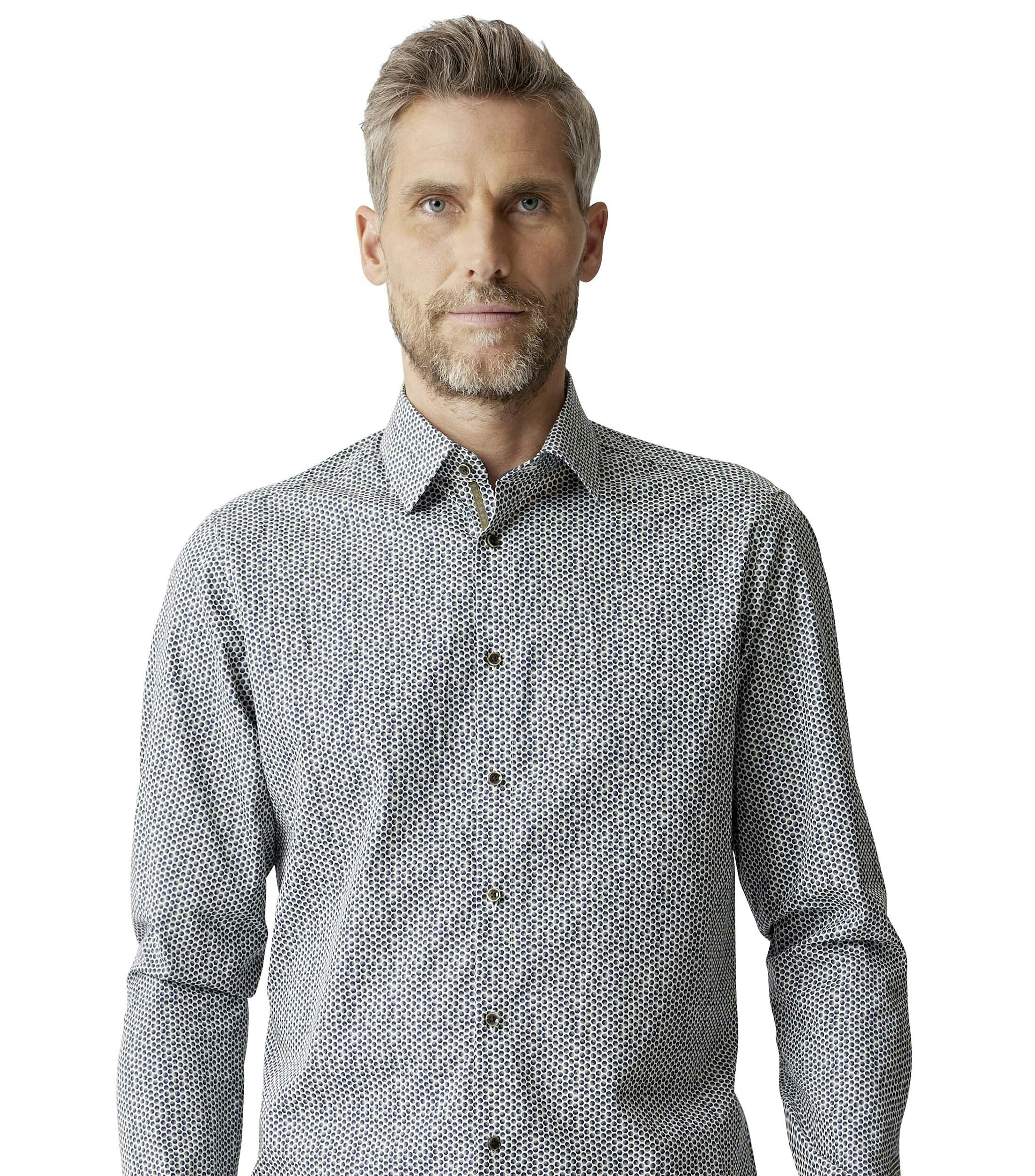 Ein Businesshemd im Print Muster in der Farbe Dunkelgrün