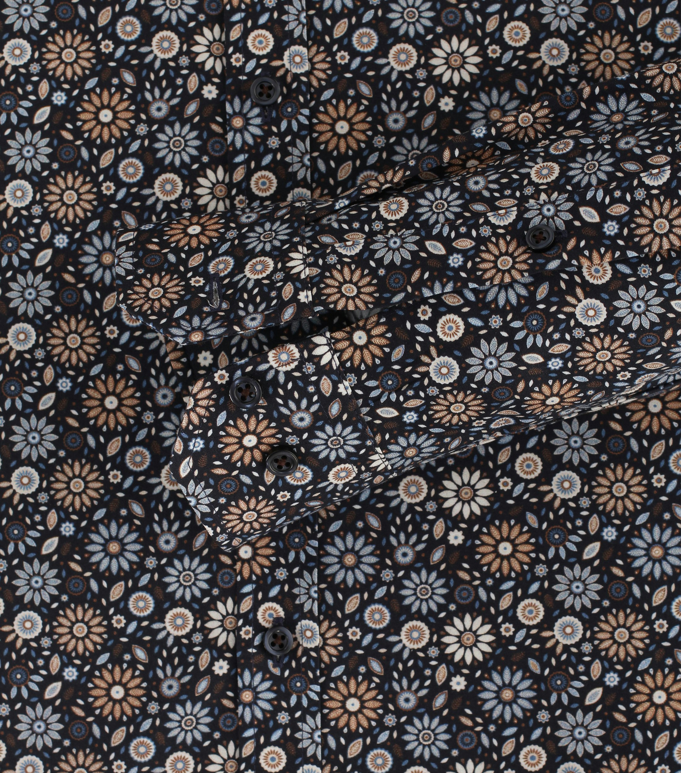 Ein Businesshemd im Print Muster in der Farbe Dunkelblau