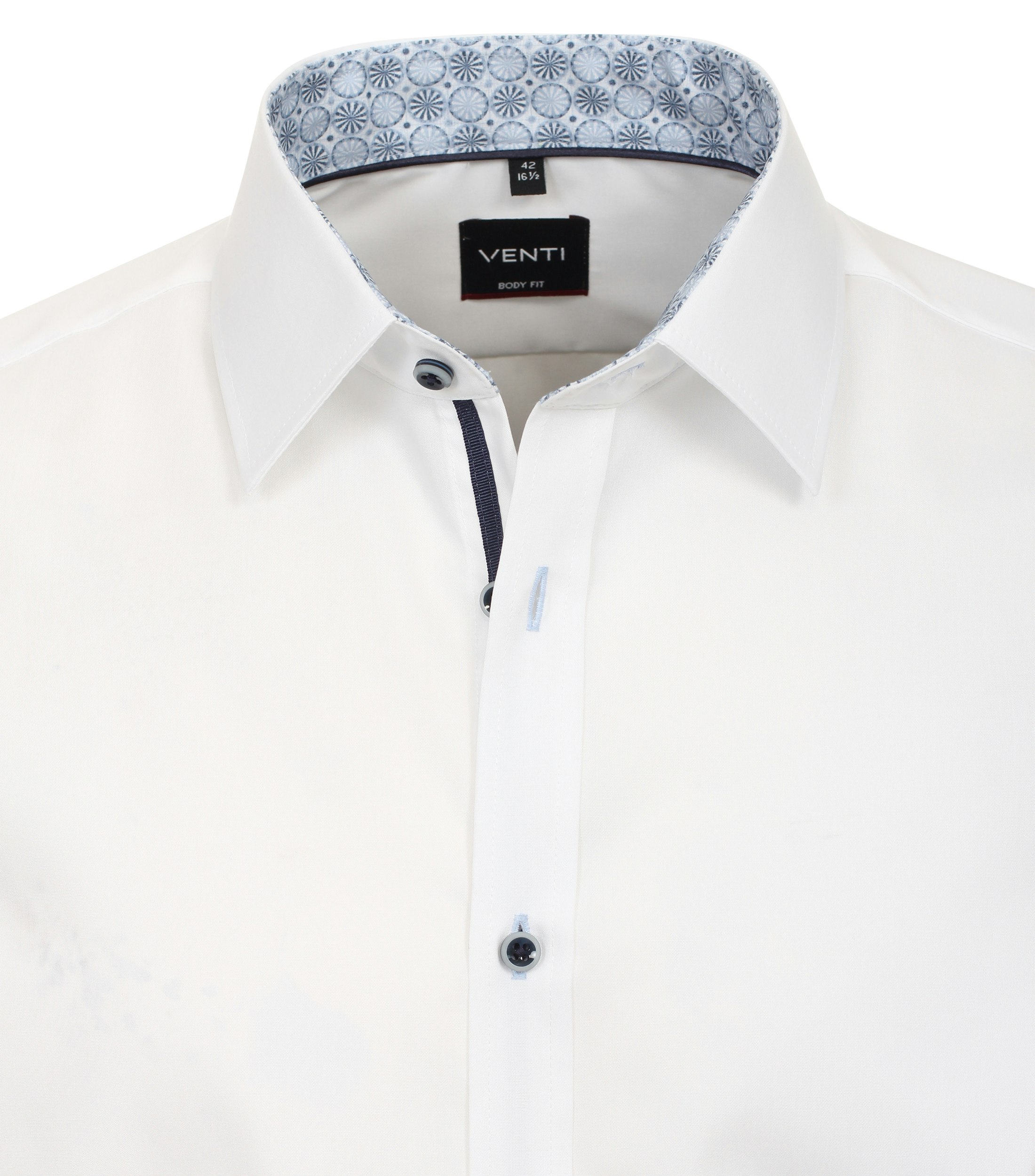 Ein Businesshemd im uni Muster in der Farbe Weiß