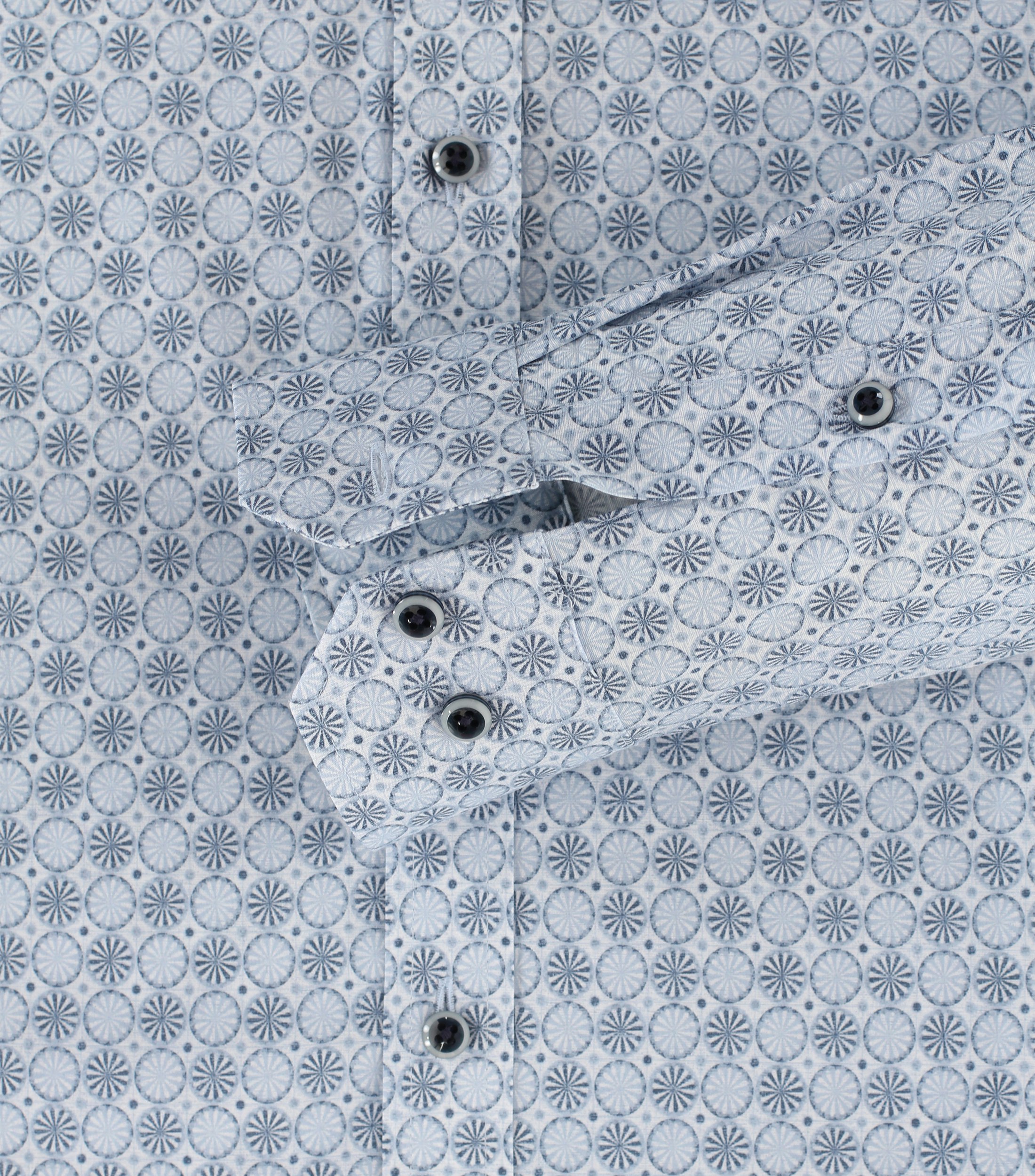 Ein Businesshemd im Print Muster in der Farbe Mittelblau