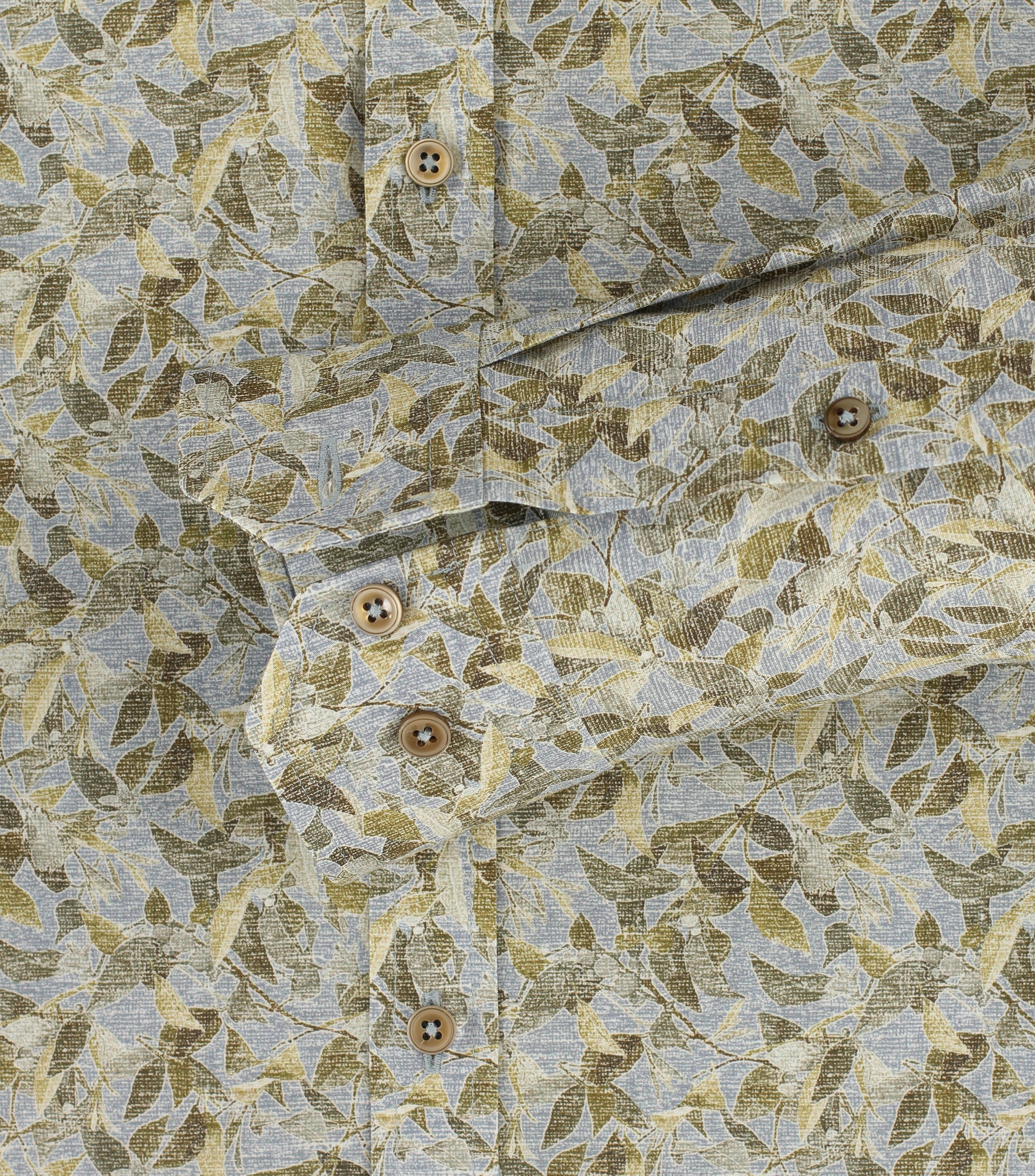 Ein Businesshemd im Print Muster in der Farbe Olive