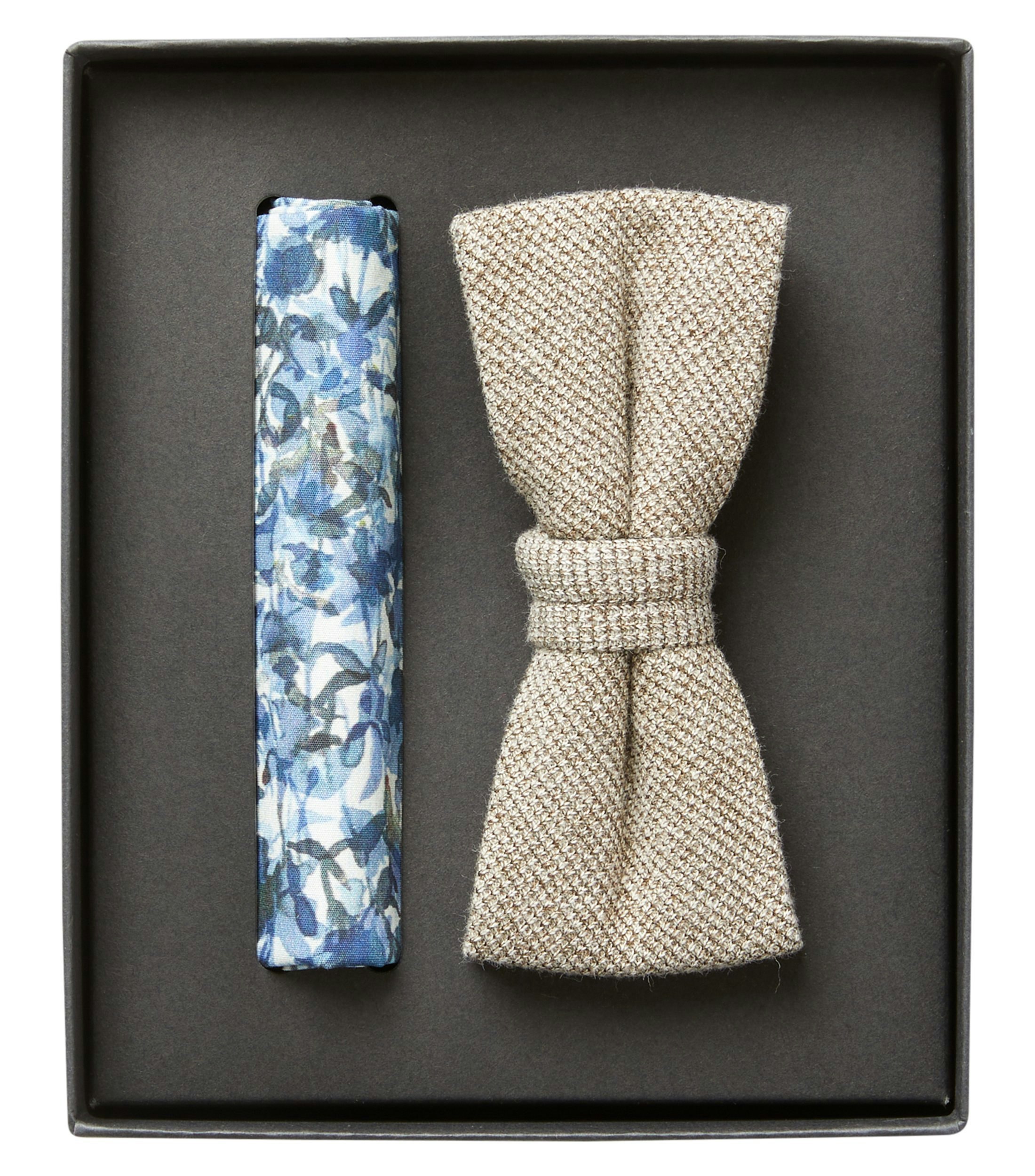 Accessoires im gemusterten Design in der Farbe Weißbeige