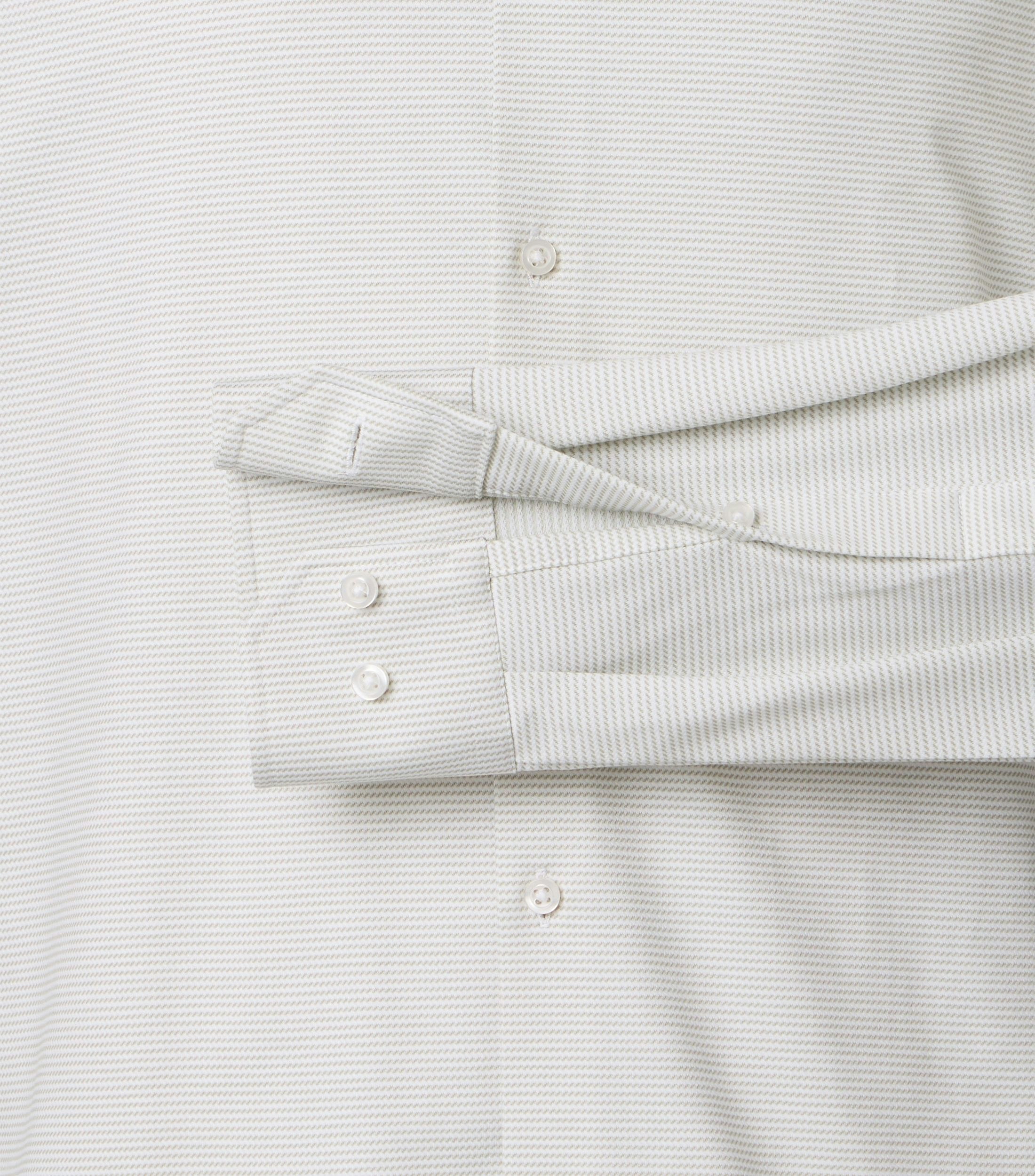Ein Businesshemd im uni Muster in der Farbe Weißbeige