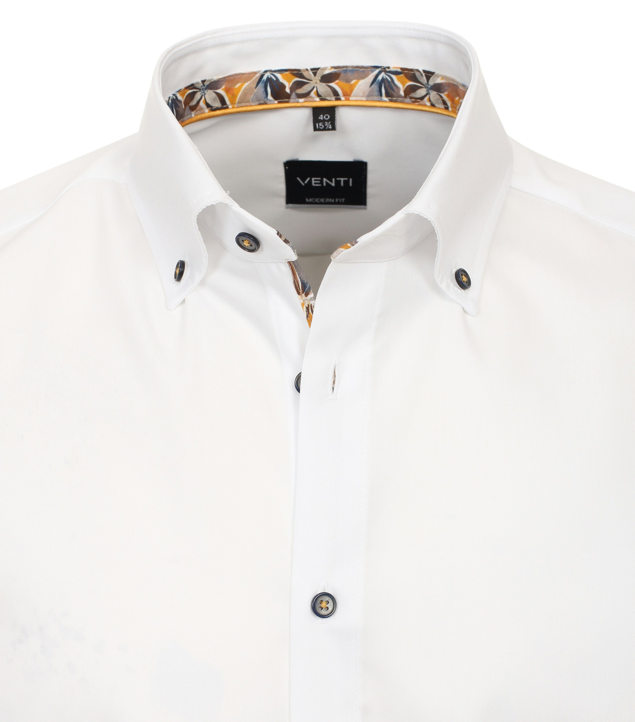 Ein Businesshemd im uni Muster in der Farbe Weiß