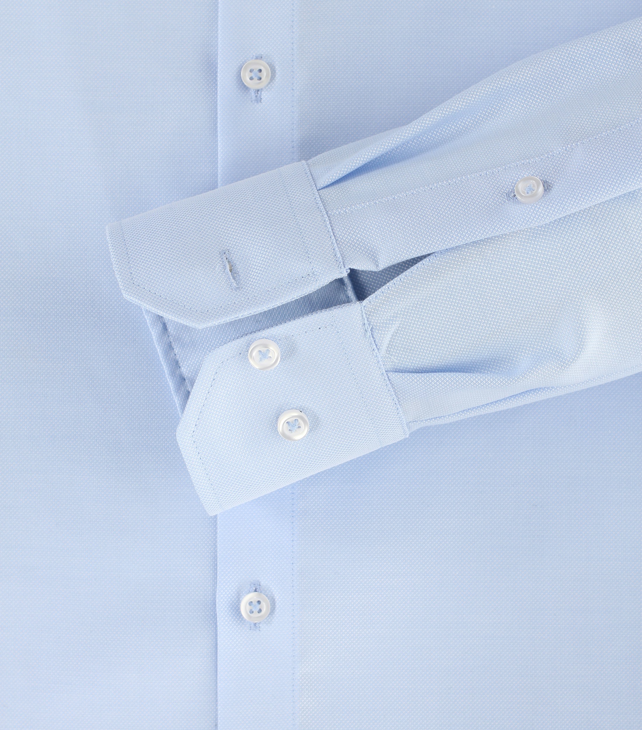 Ein Businesshemd im uni Muster in der Farbe Hellblau