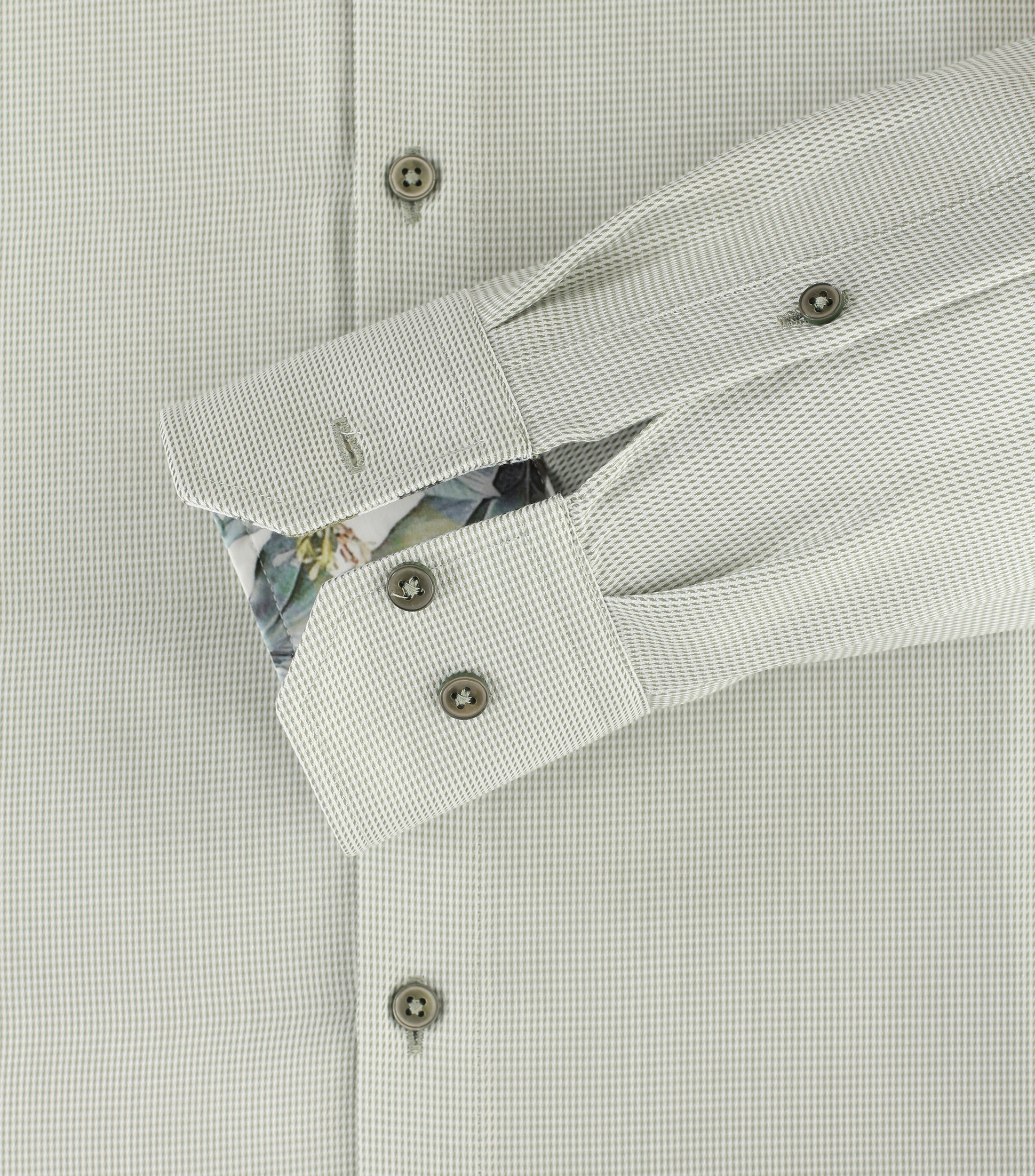 Ein Businesshemd im uni Muster in der Farbe Grün