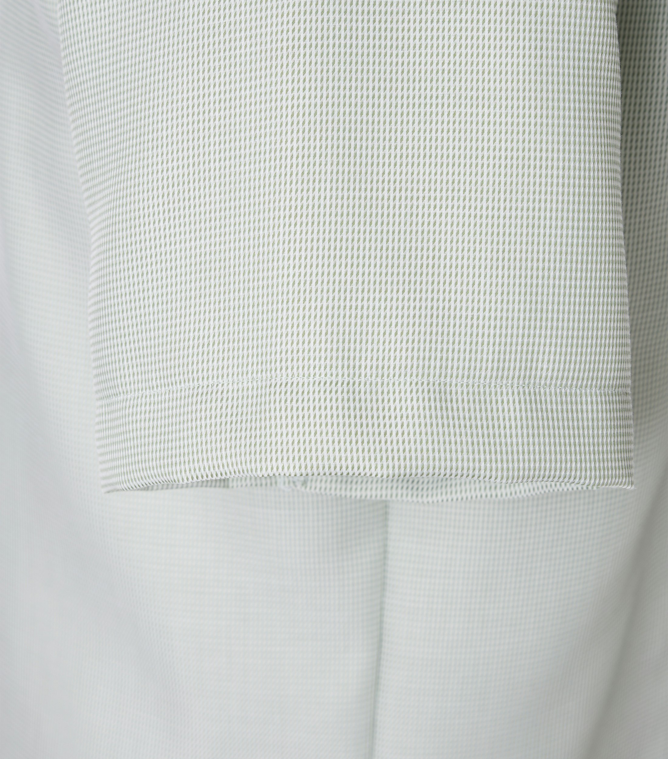 Ein Businesshemd im uni Muster in der Farbe Hellgrün