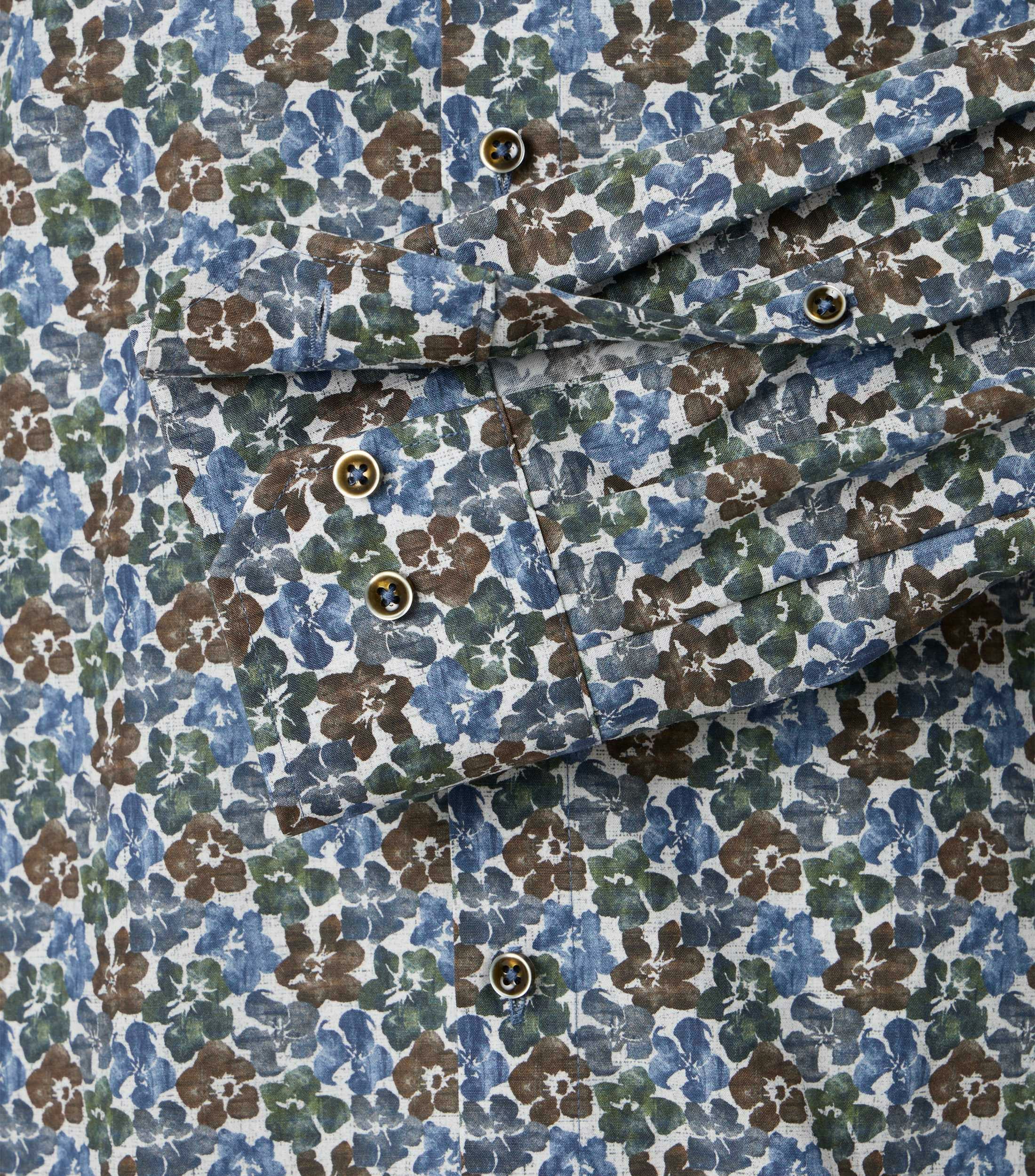 Ein Businesshemd im Print Muster in der Farbe Blau