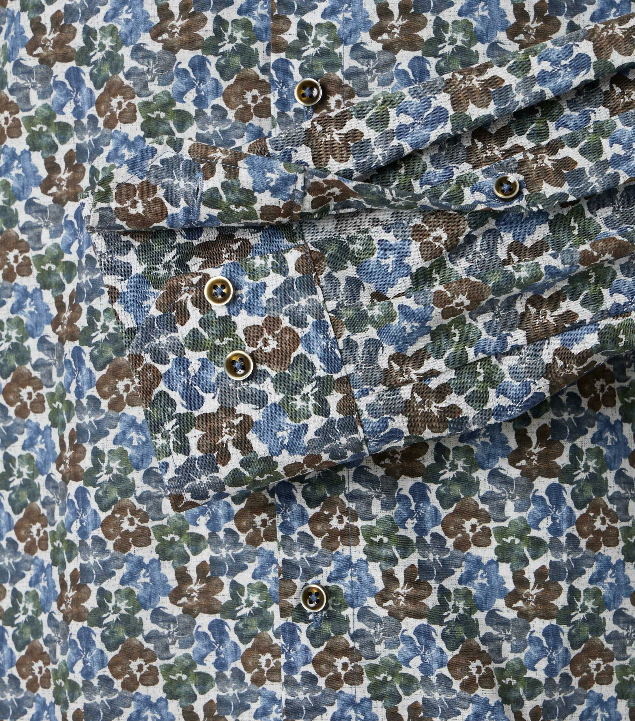 Ein Businesshemd im Print Muster in der Farbe Blau