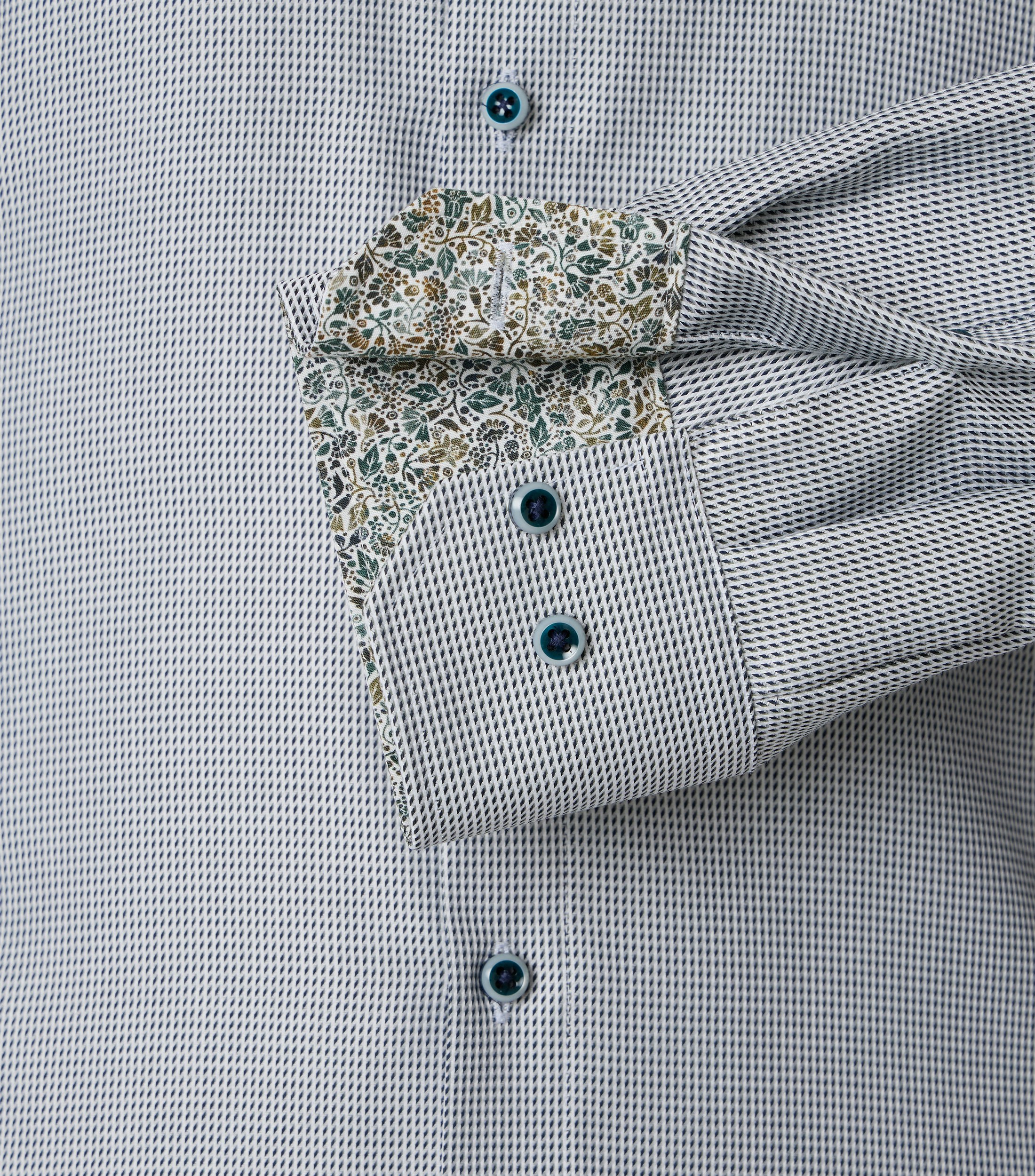 Ein Businesshemd im uni Muster in der Farbe Hellgrün