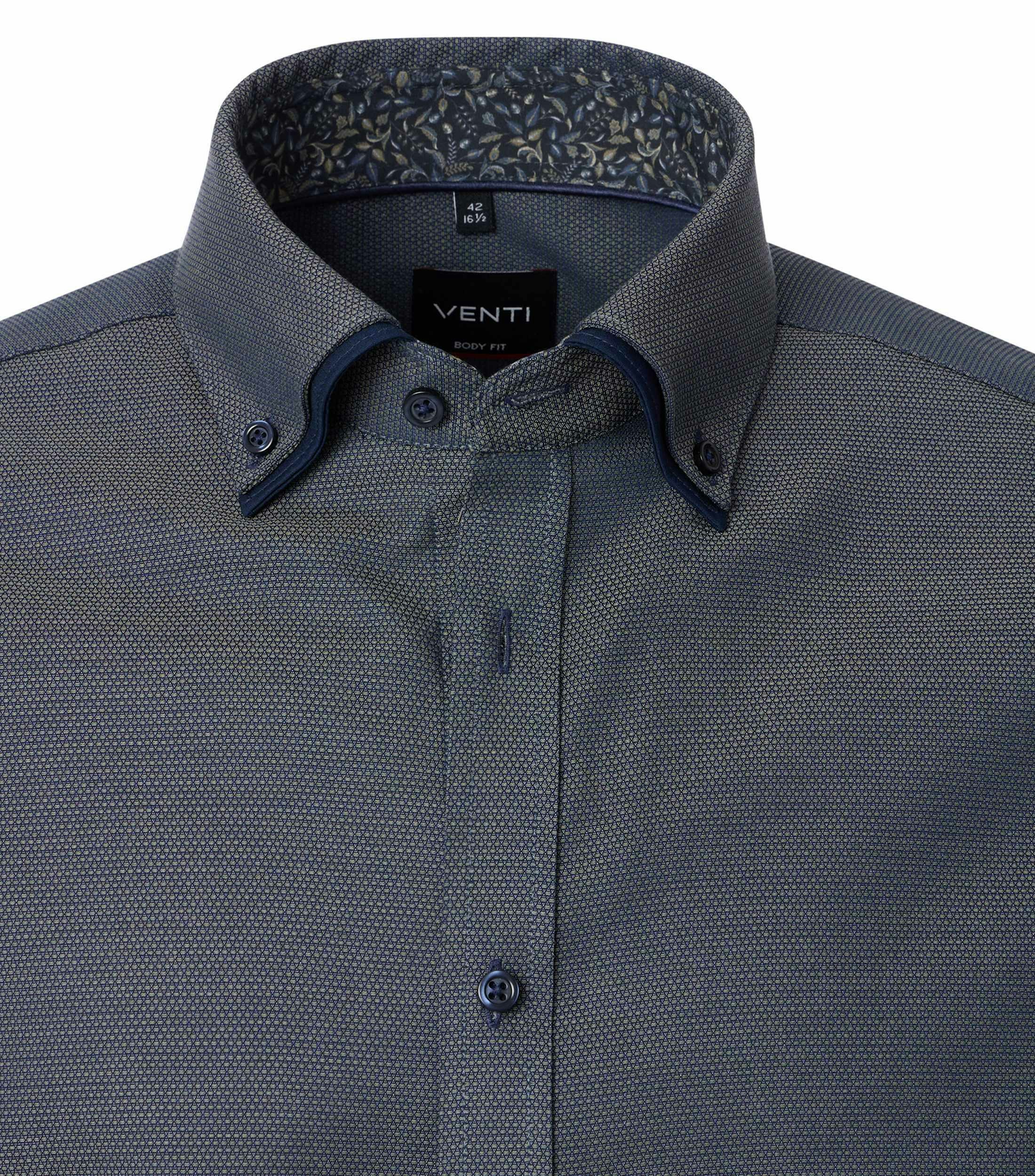 Ein Businesshemd im uni Muster in der Farbe Dunkelgrün