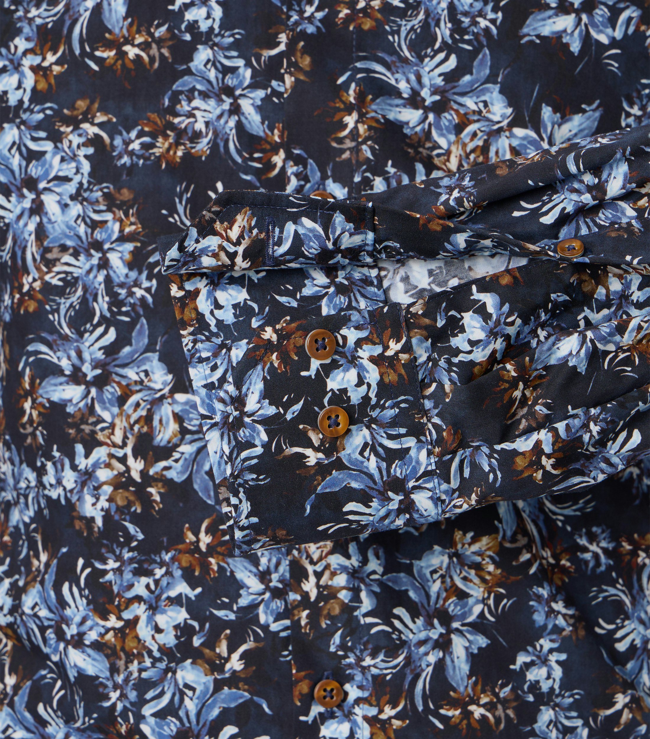 Ein Businesshemd im Print Muster in der Farbe Dunkelblau