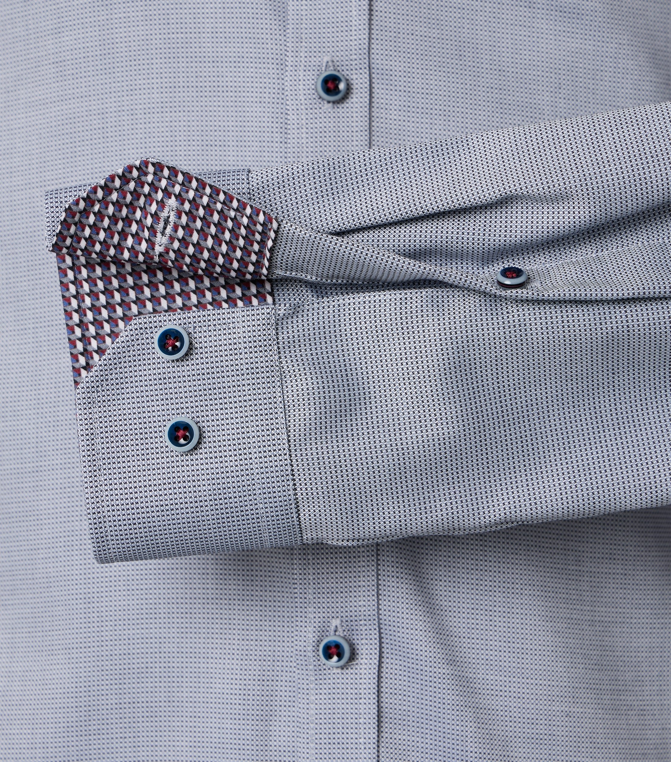 Ein Businesshemd im uni Muster in der Farbe Hellblau