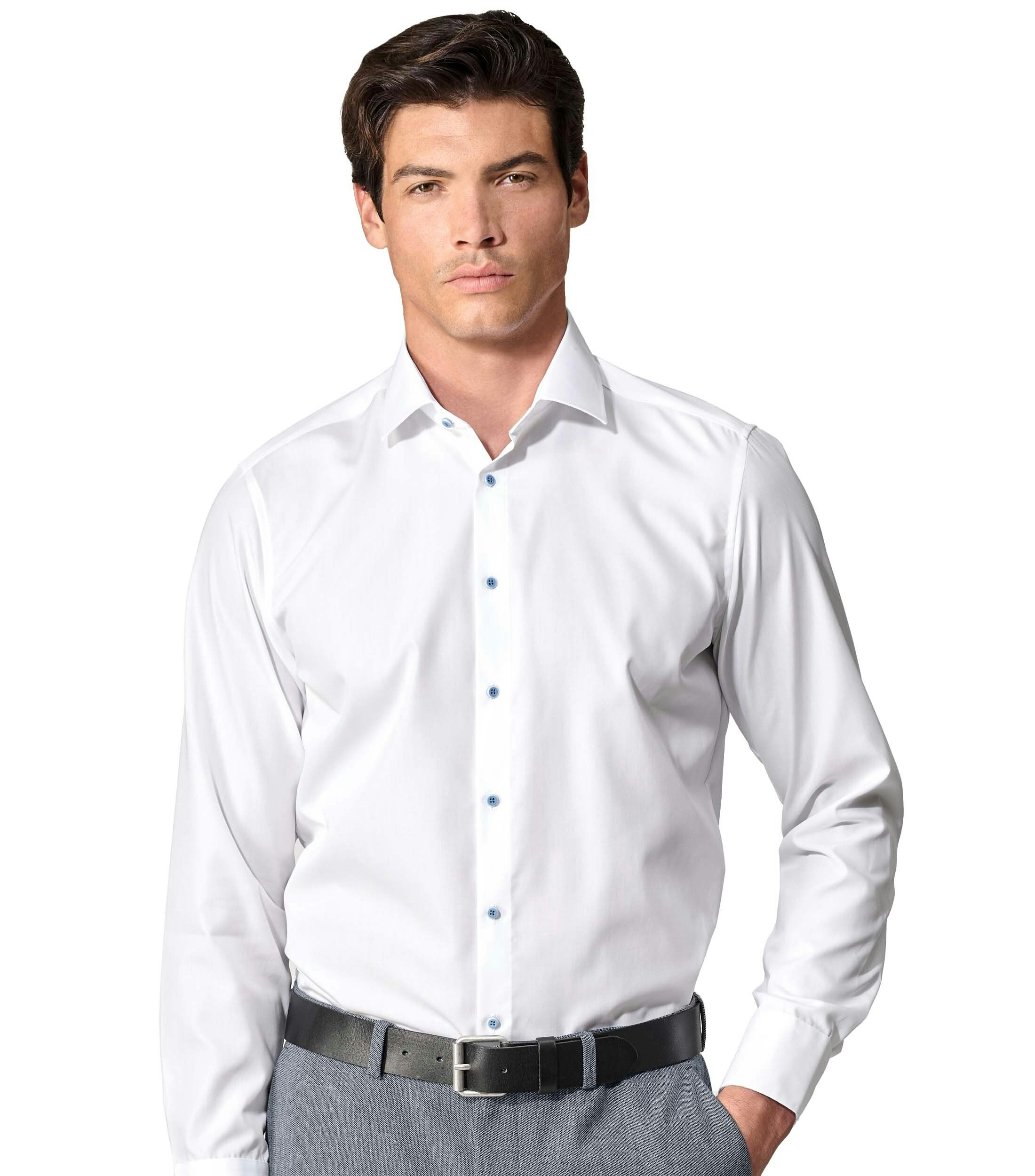 Ein Businesshemd im uni Muster in der Farbe Schneeweiß