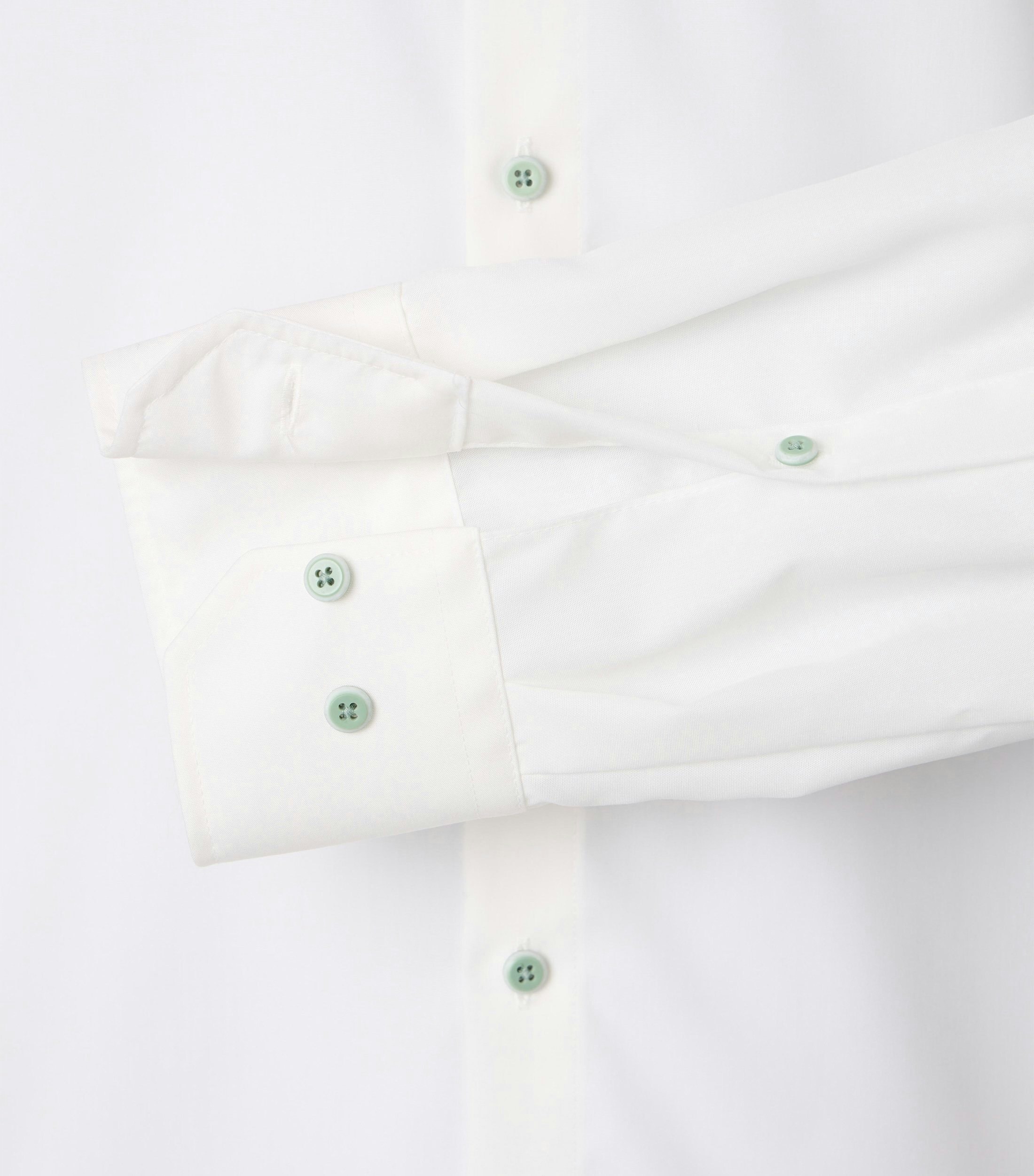 Ein Businesshemd im uni Muster in der Farbe Weißgrau