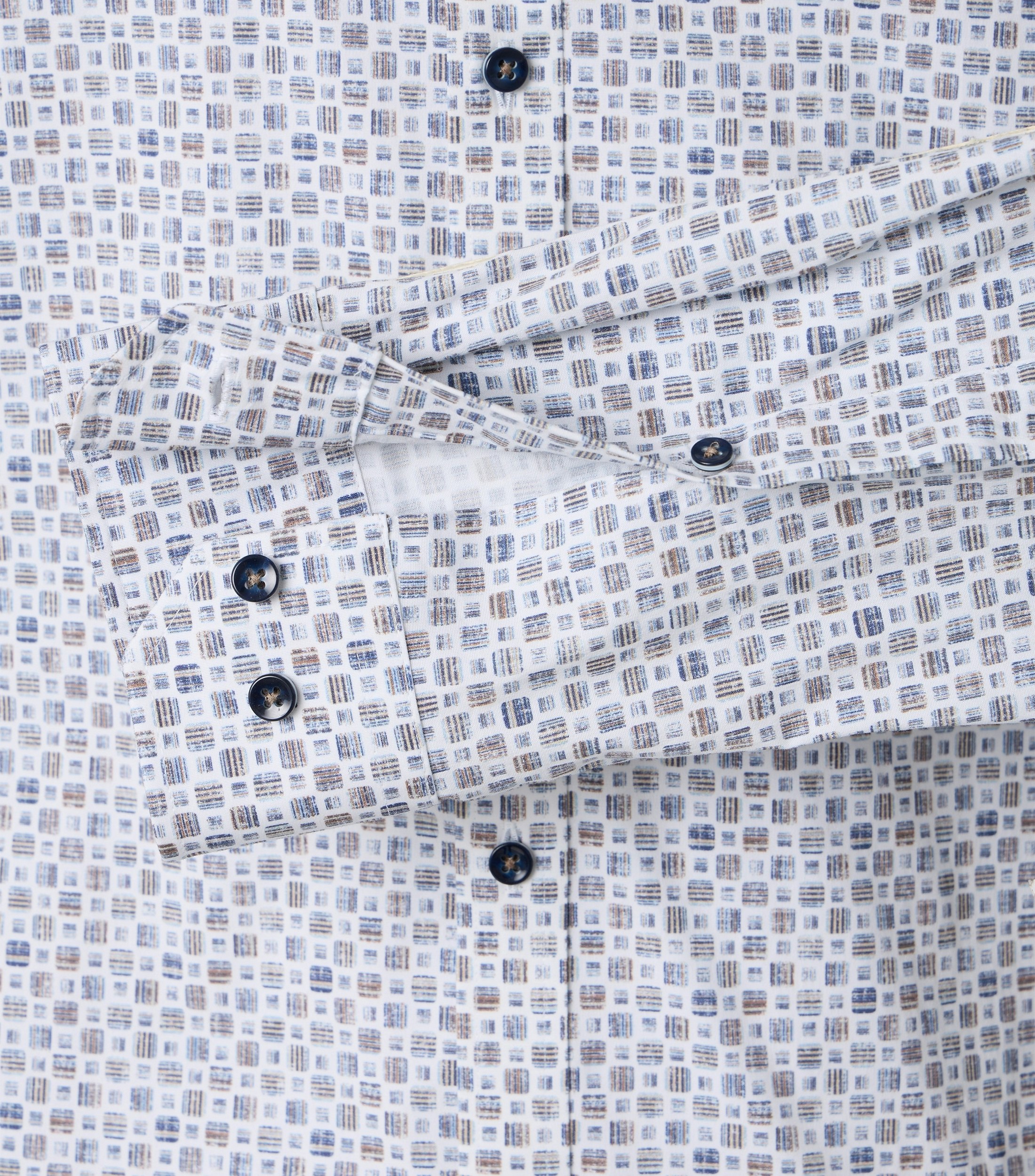 Ein Businesshemd im Print Muster in der Farbe Beige