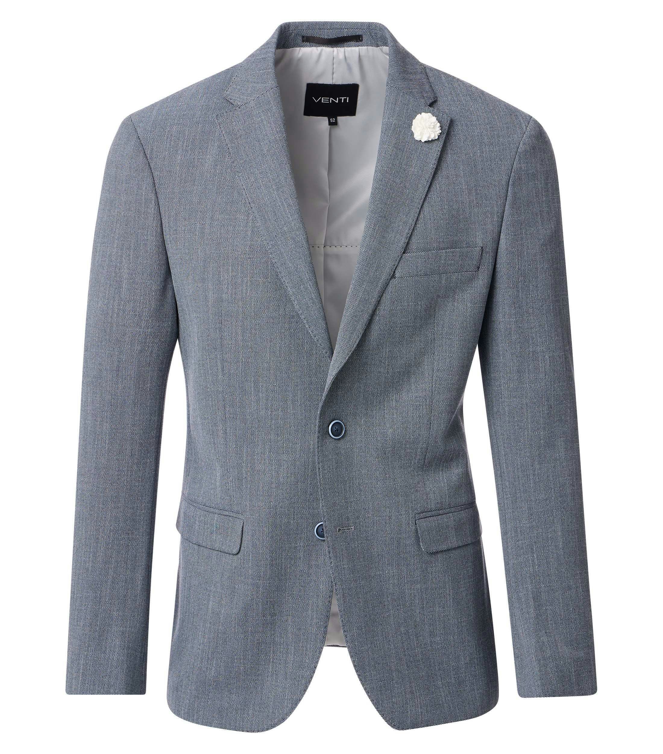 Das Model trägt ein Sakko im uni Muster in der Farbe Blau