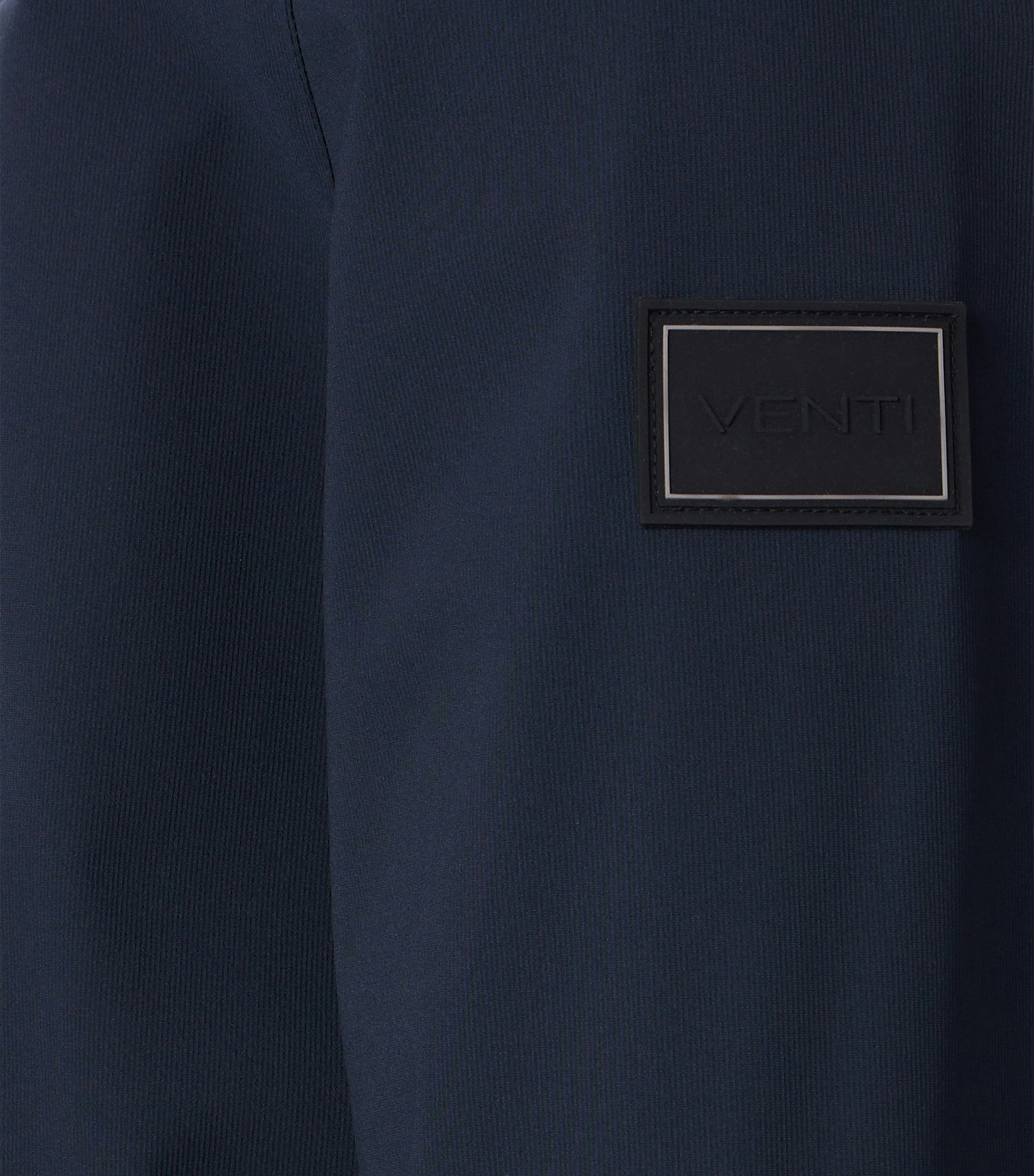 Ein Jacke im uni Muster in der Farbe Dunkelblau