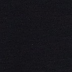 Das Model trägt ein TShirt im uni Muster in der Farbe Schwarz