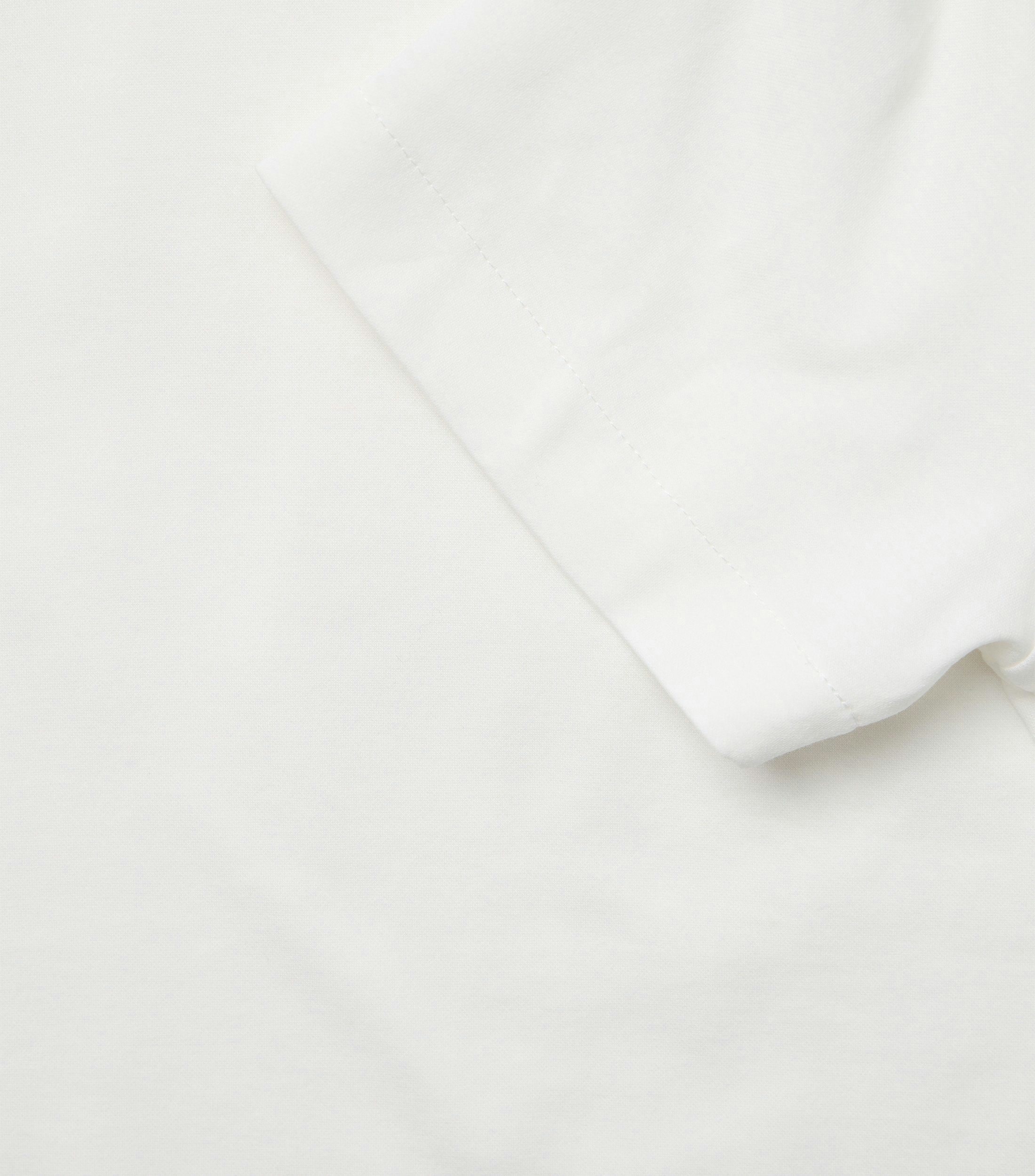 T-Shirt im unifarbenen Design in der Farbe Elfenbein