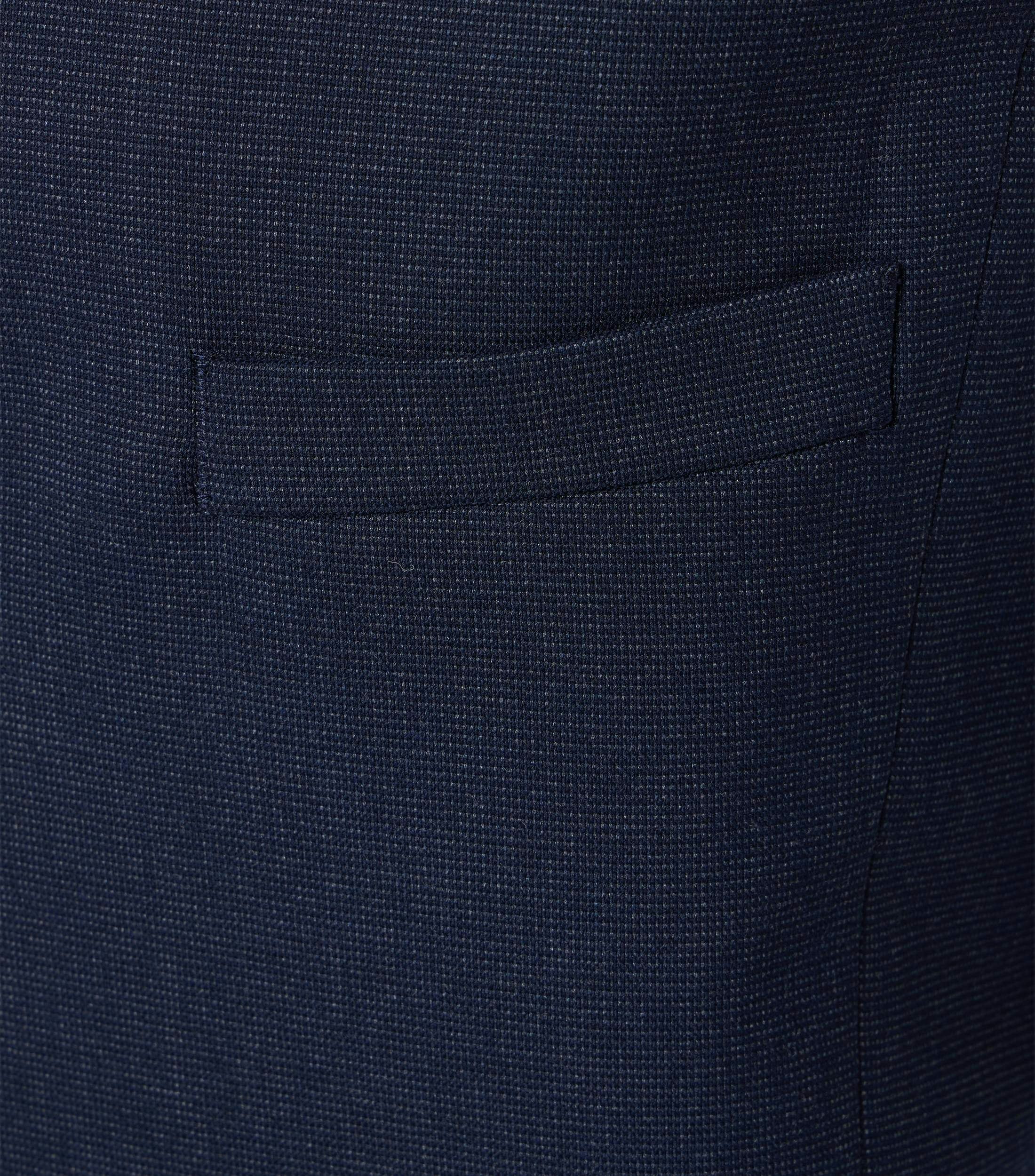 Ein Weste im uni Muster in der Farbe Dunkelblau