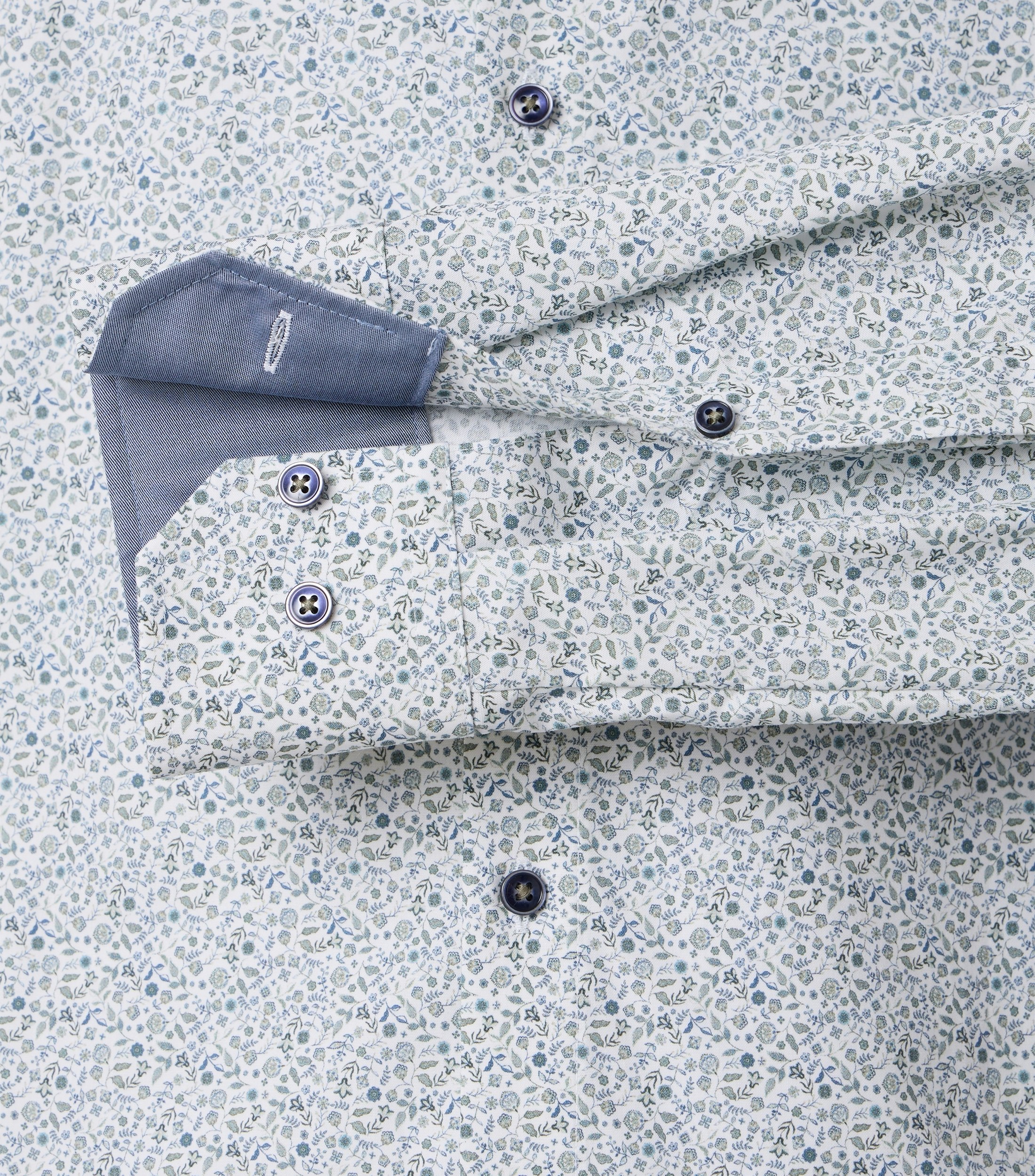 Ein Businesshemd im Print Muster in der Farbe Grün