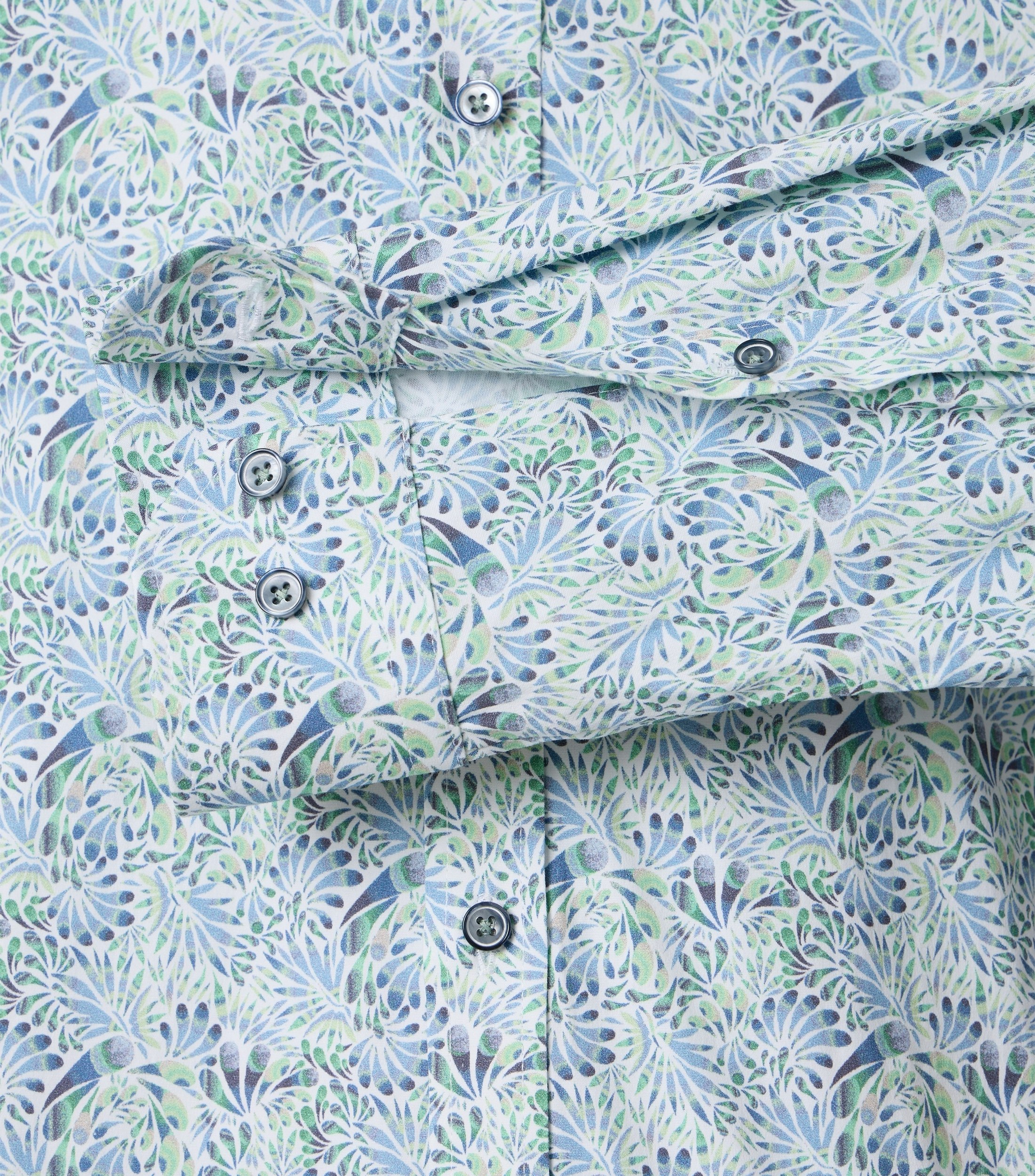 Ein Businesshemd im Print Muster in der Farbe Grün