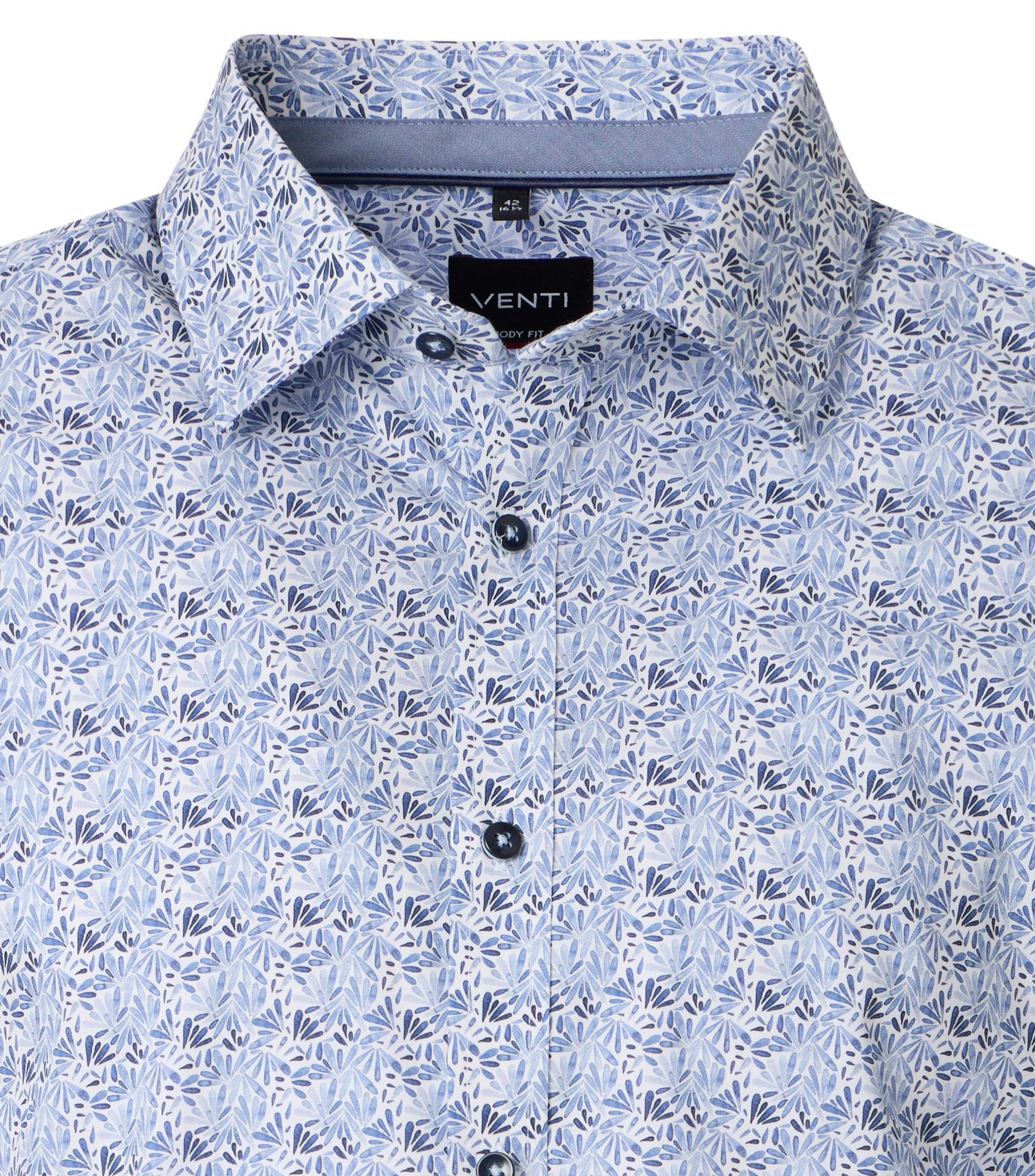 Ein Businesshemd im Print Muster in der Farbe Blau